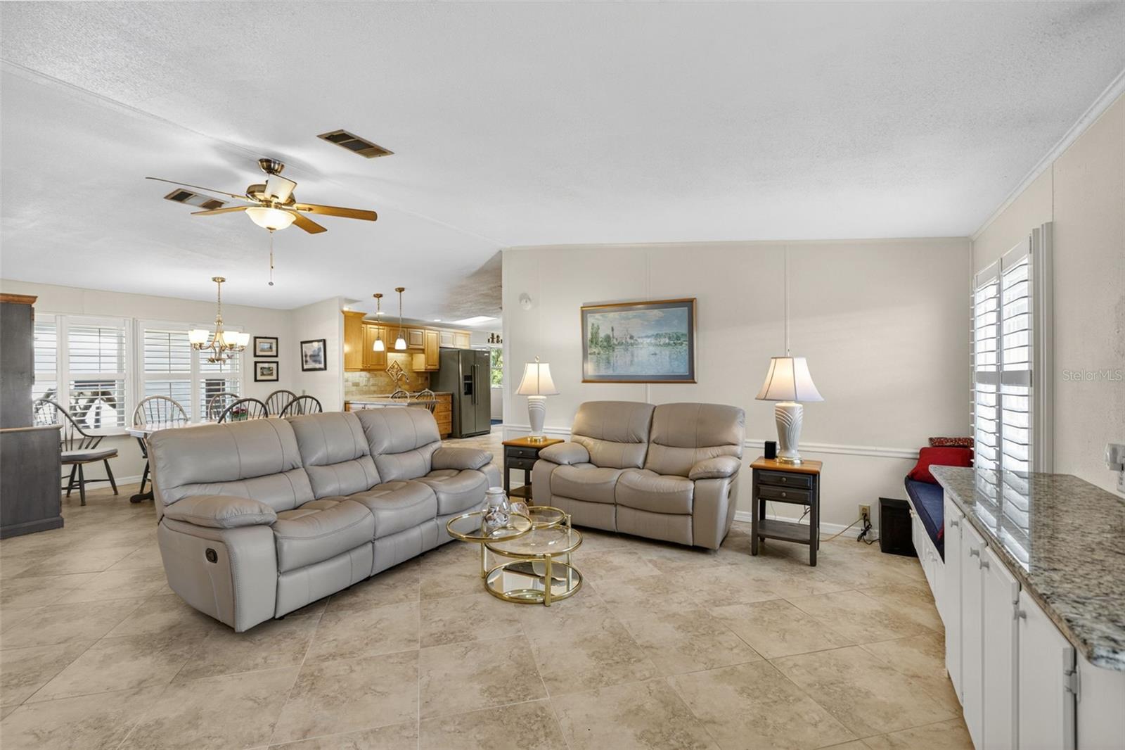 209 VISTORIA DR — photo 16