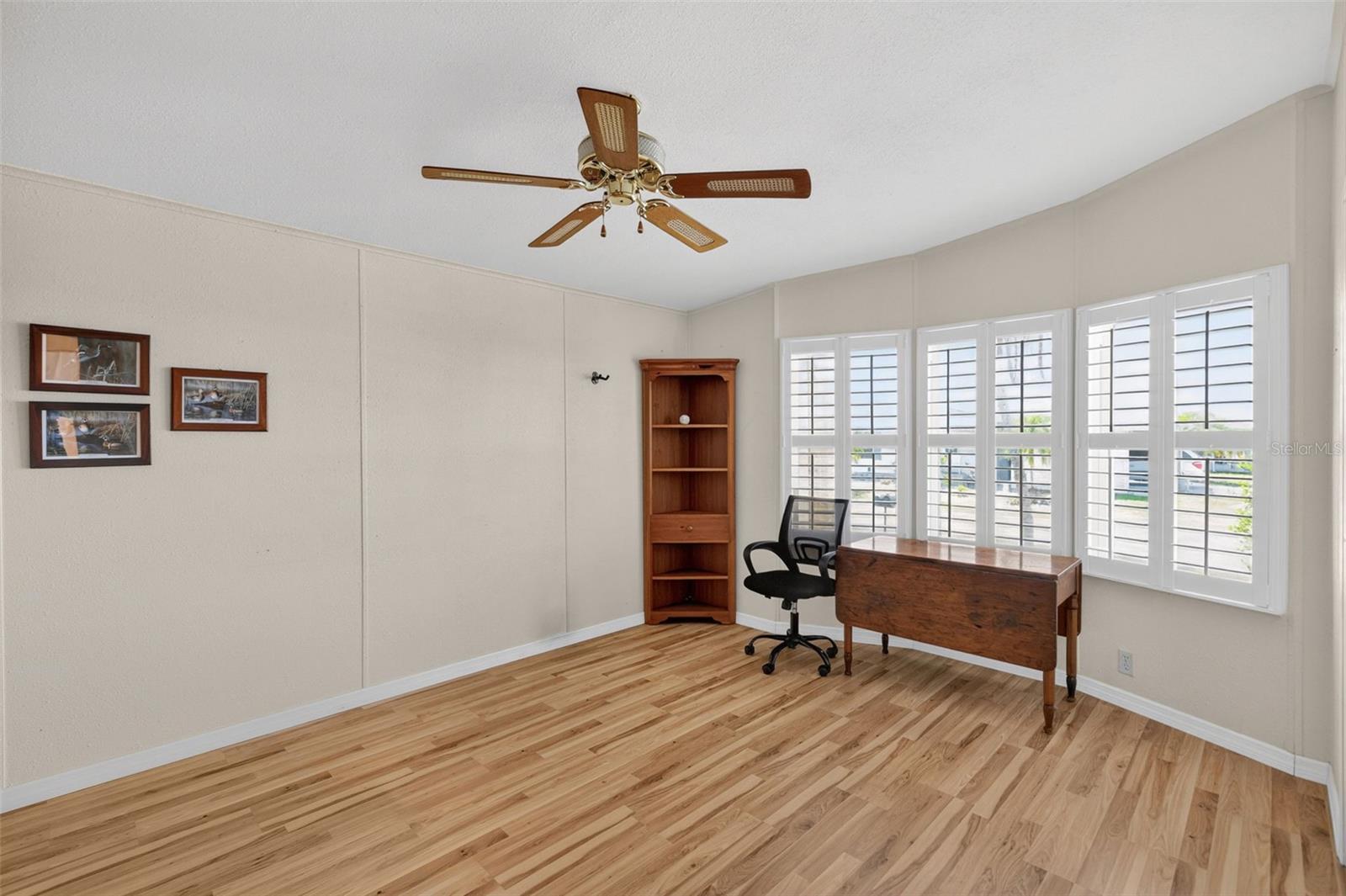 209 VISTORIA DR — photo 25