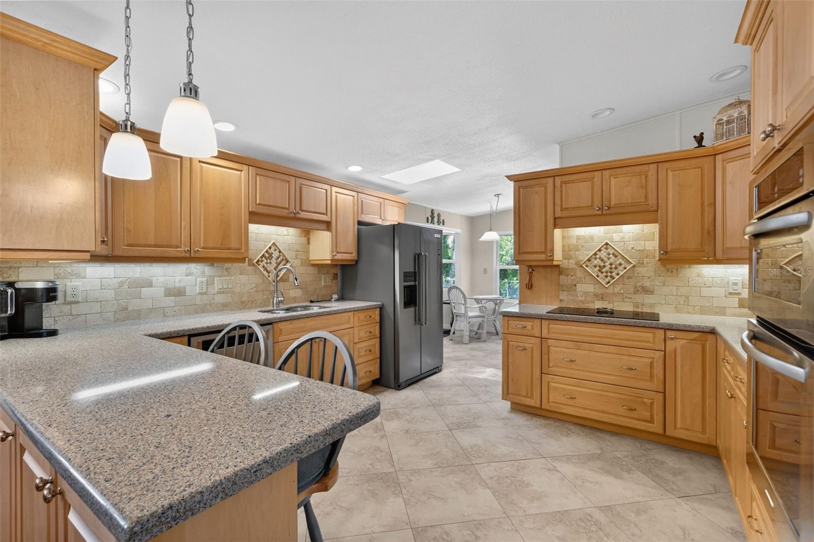 209 VISTORIA DR — photo 7