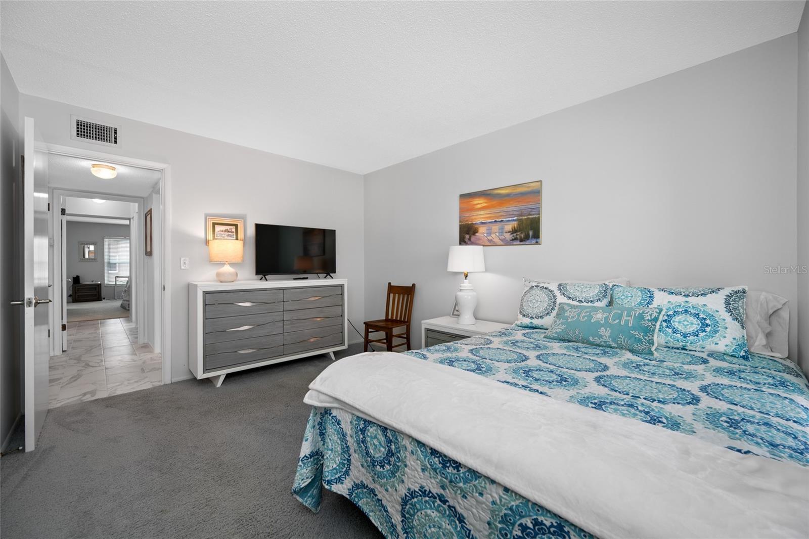 121 ISLAND WAY #323 — photo 32