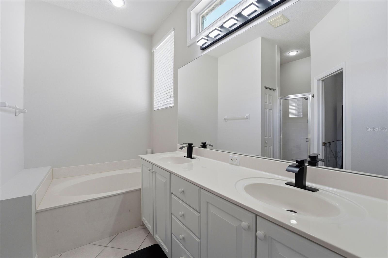 132 TALL TREES CT — photo 21