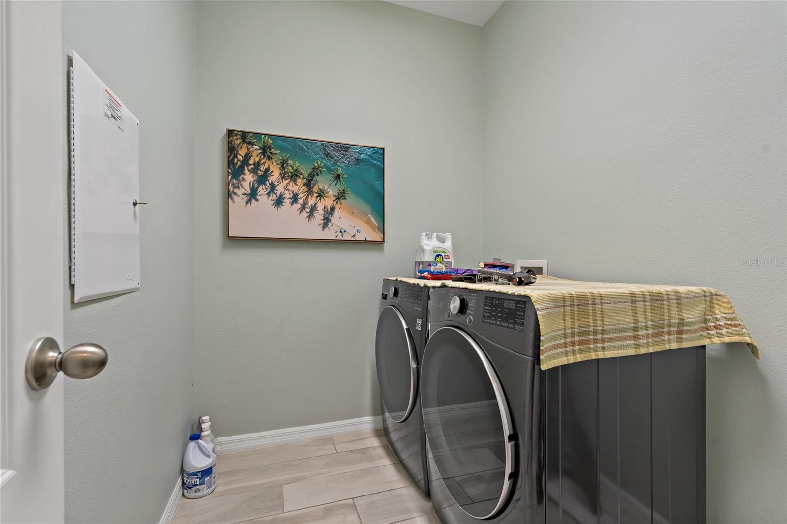 4604 TOBERMORY WAY — photo 42
