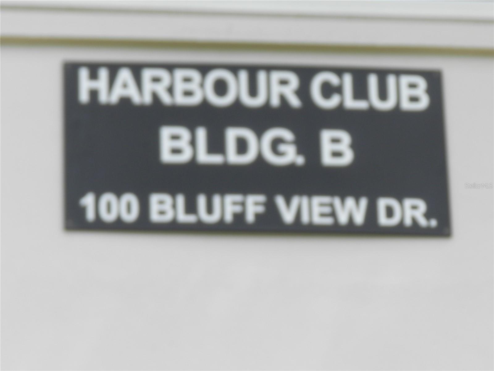 Home in BELLEAIR BLUFFS — photo 3