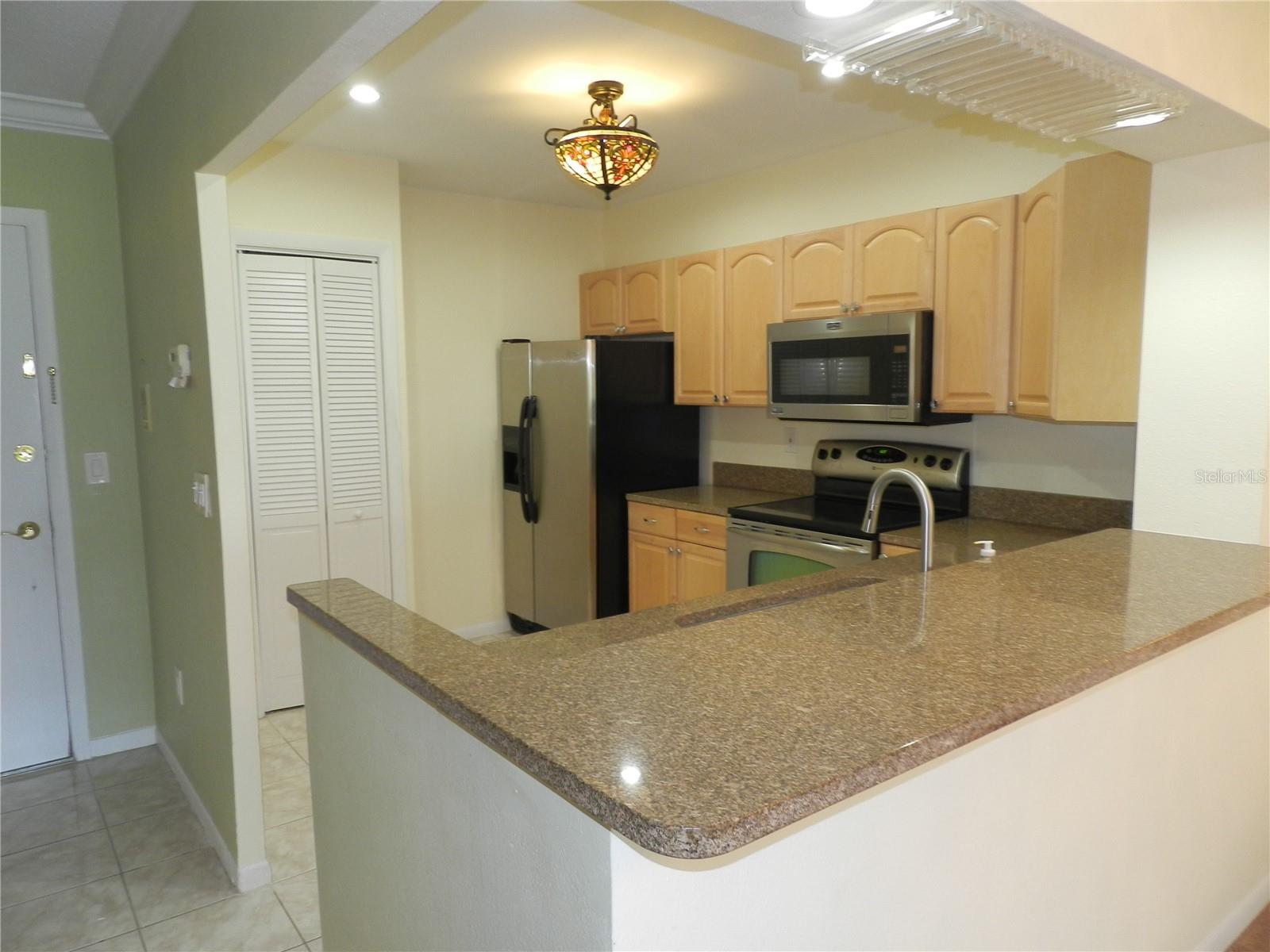 Home in BELLEAIR BLUFFS — photo 9