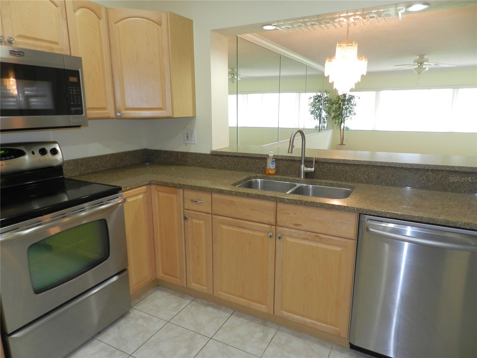 Home in BELLEAIR BLUFFS — photo 10