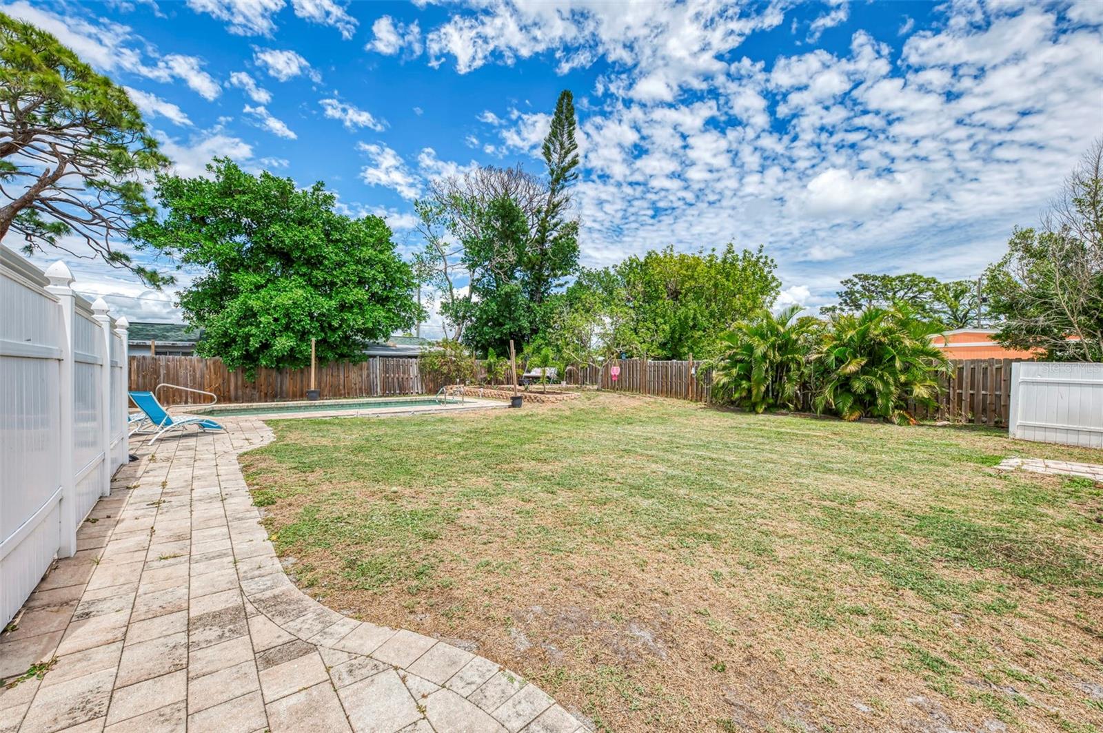 71 WINSON AVE — photo 40