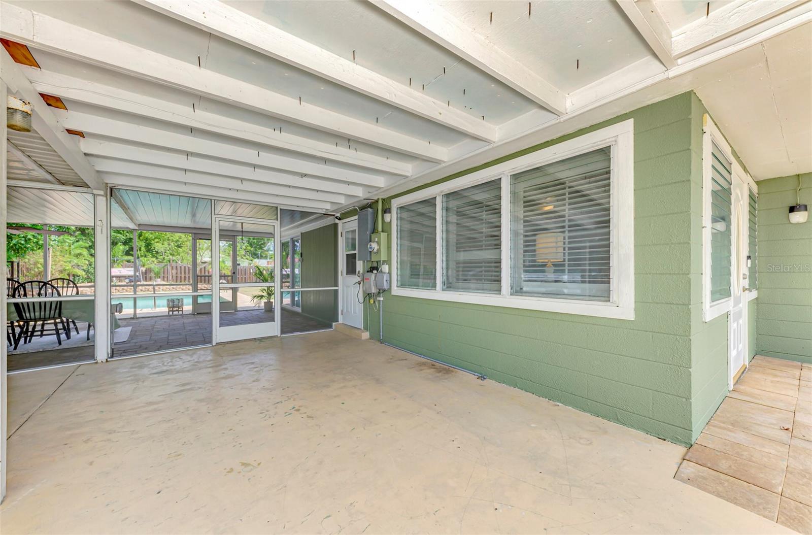 71 WINSON AVE — photo 3