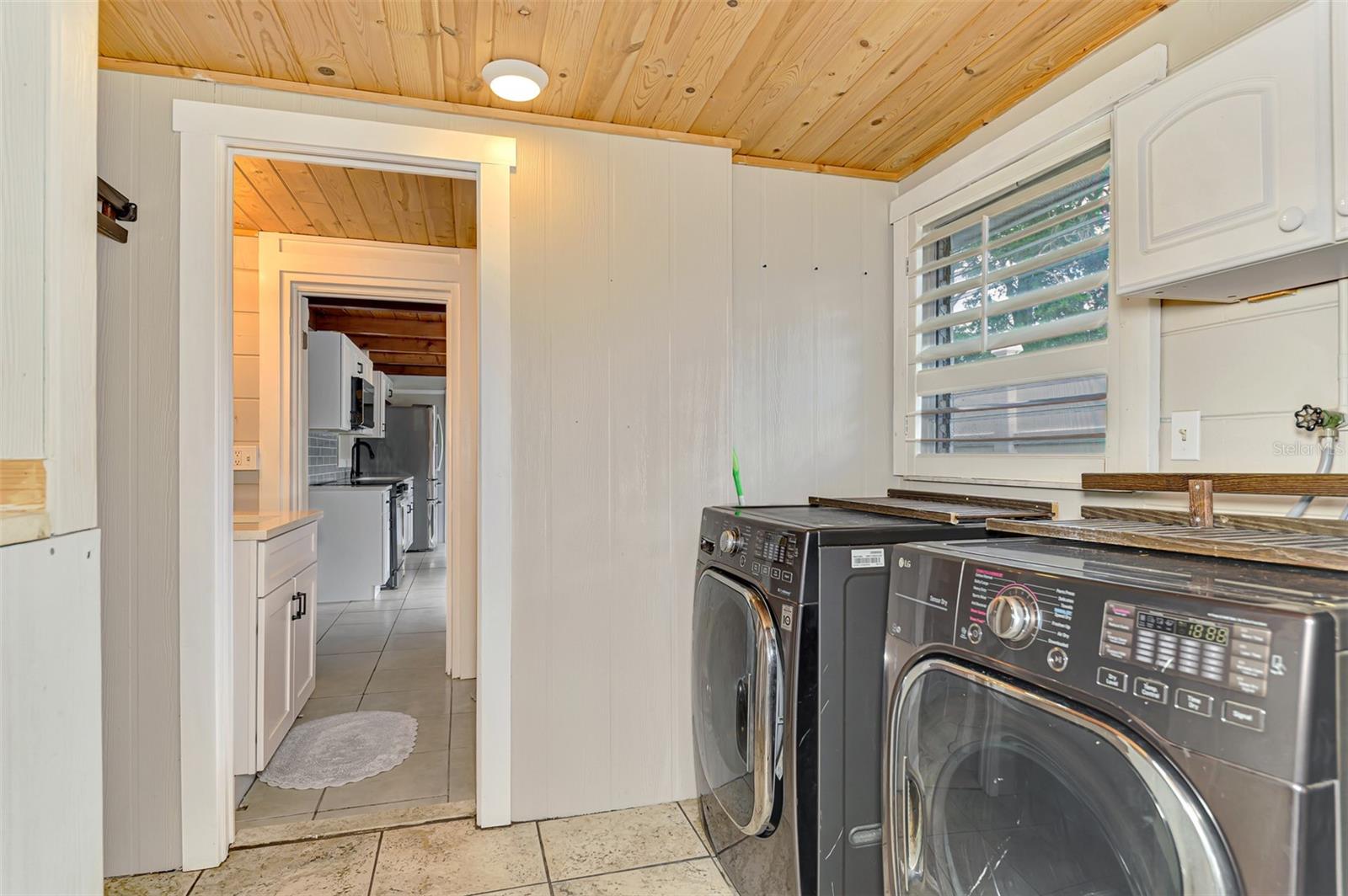 71 WINSON AVE — photo 34