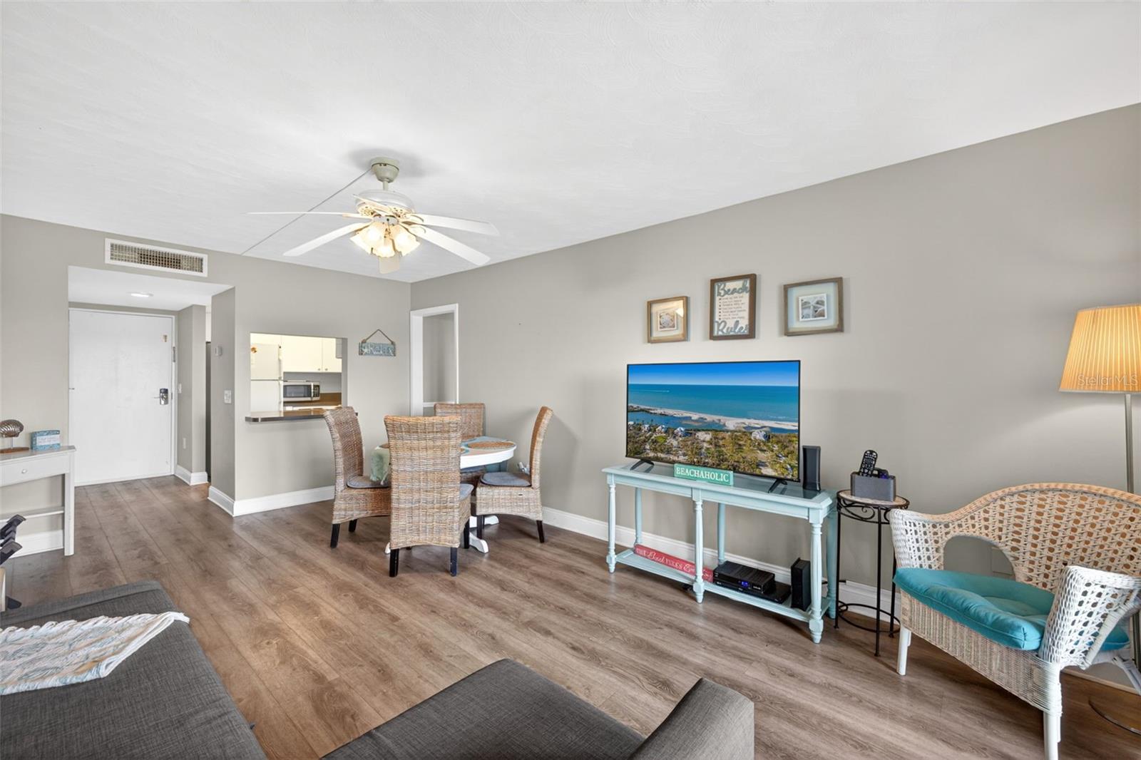 19451 GULF BLVD #204 — photo 4
