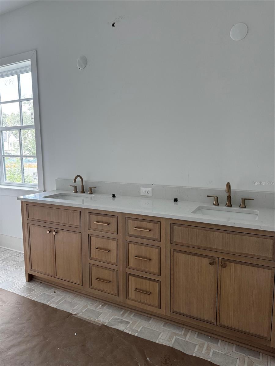 2303 GLENWOOD DR — photo 16
