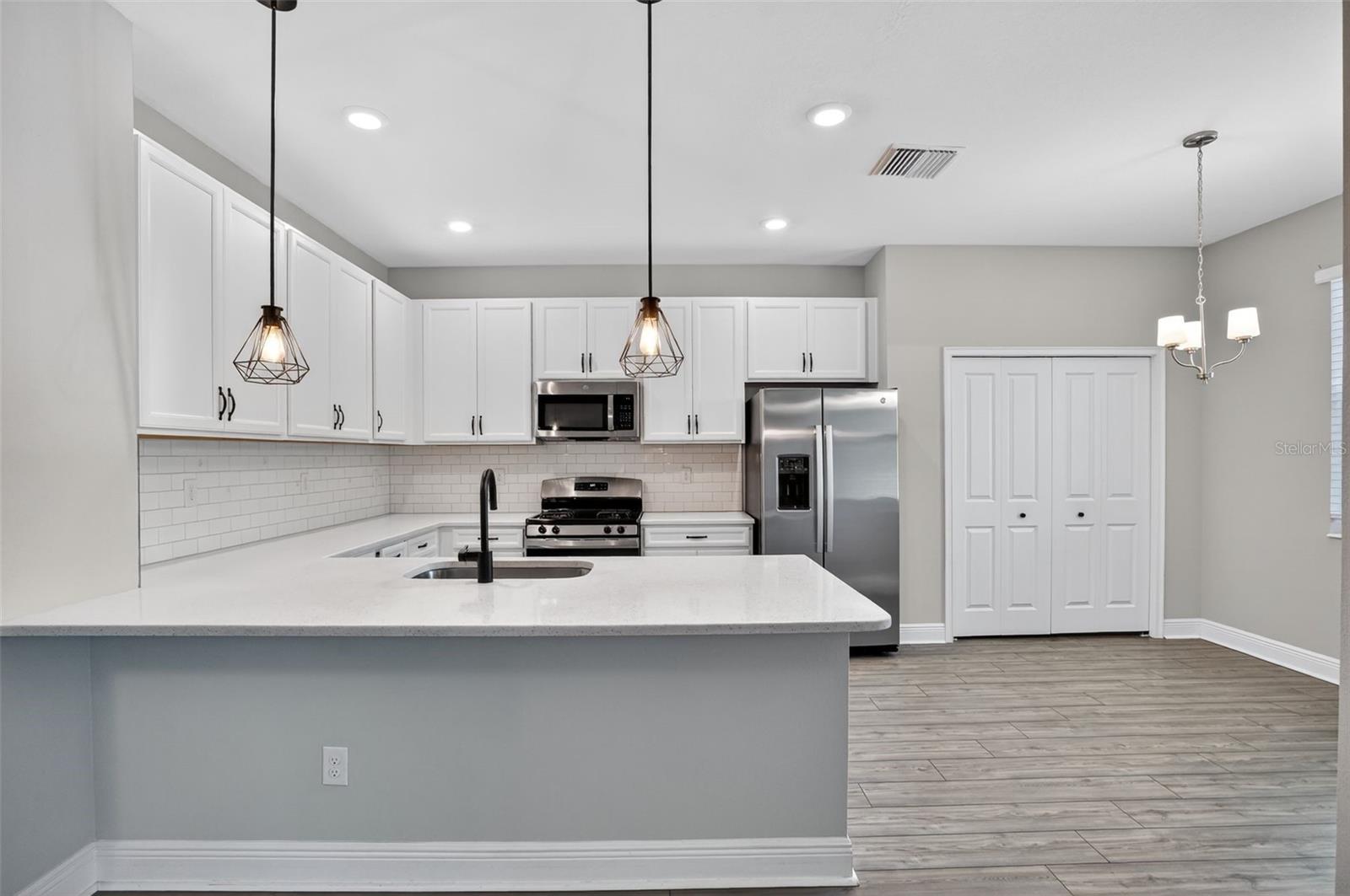 8131 TEA OLIVE TER — photo 6