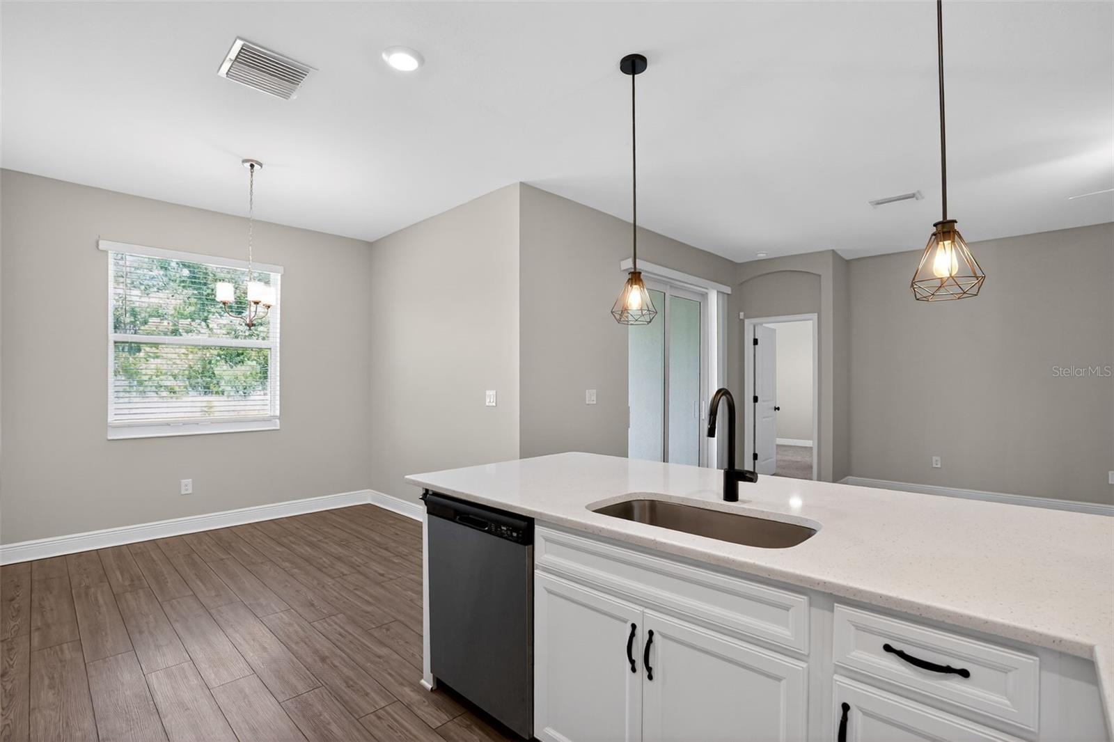 8131 TEA OLIVE TER — photo 4