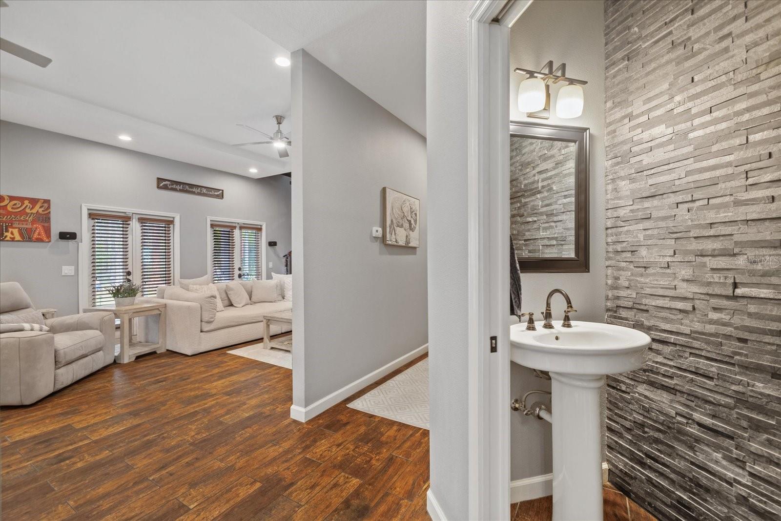 27625 LINCOLN PL — photo 13
