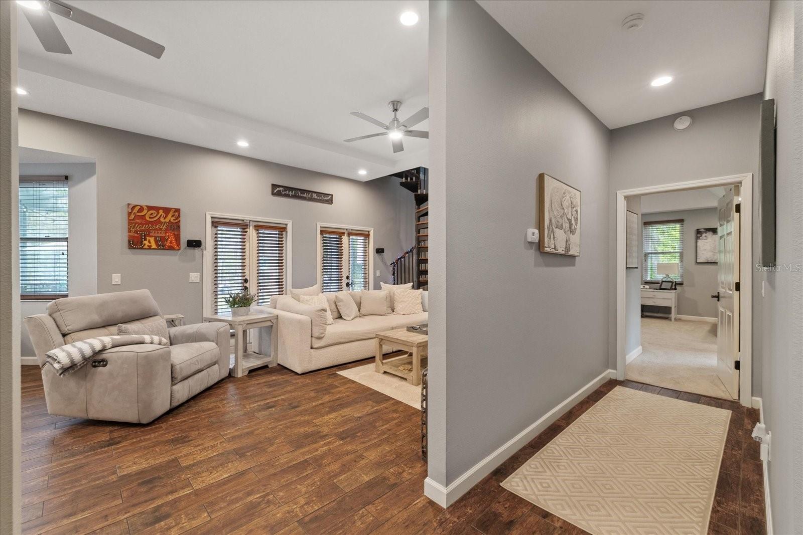 27625 LINCOLN PL — photo 18