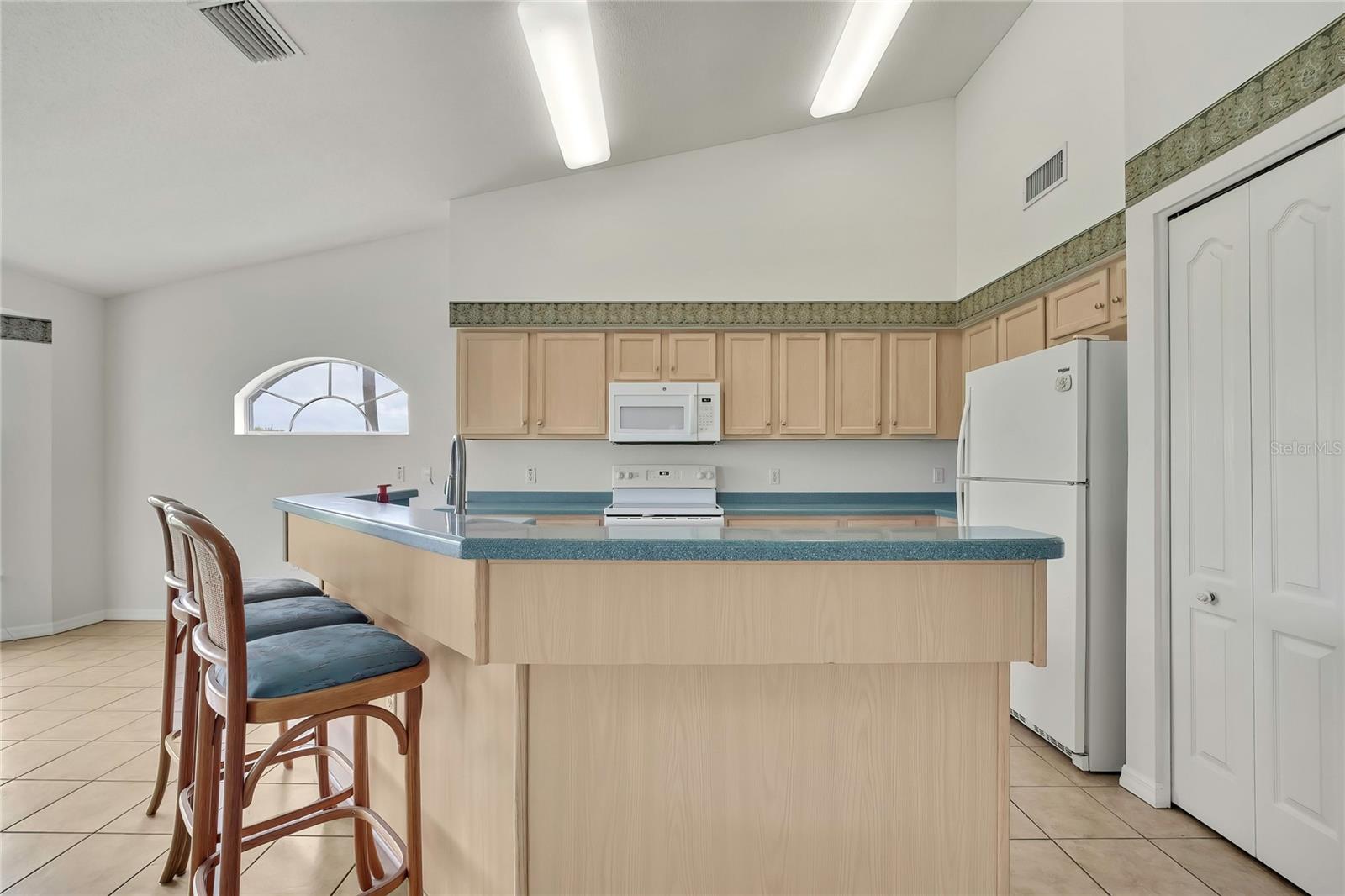 11203 SUN TREE RD — photo 11