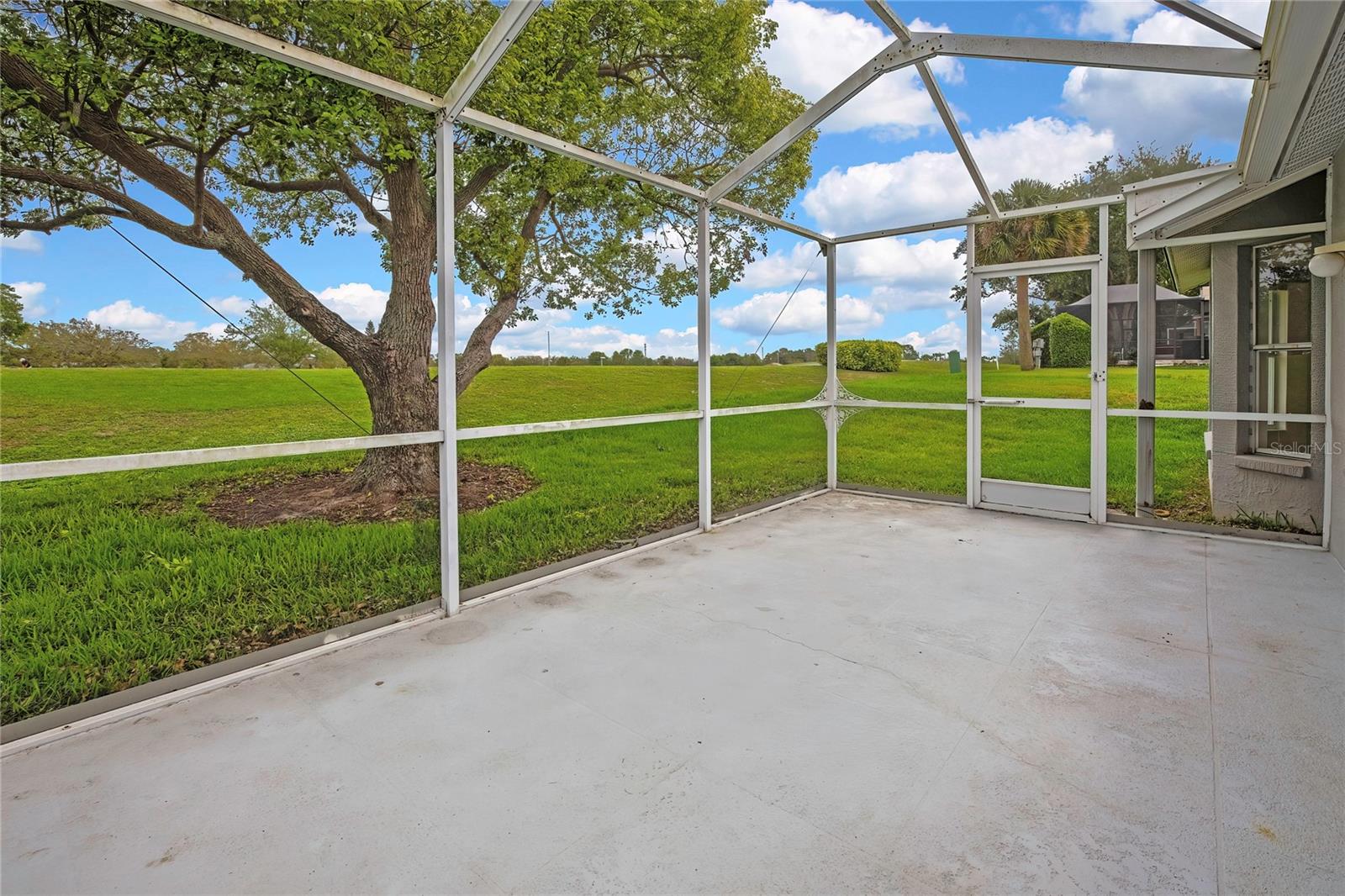 11203 SUN TREE RD — photo 40