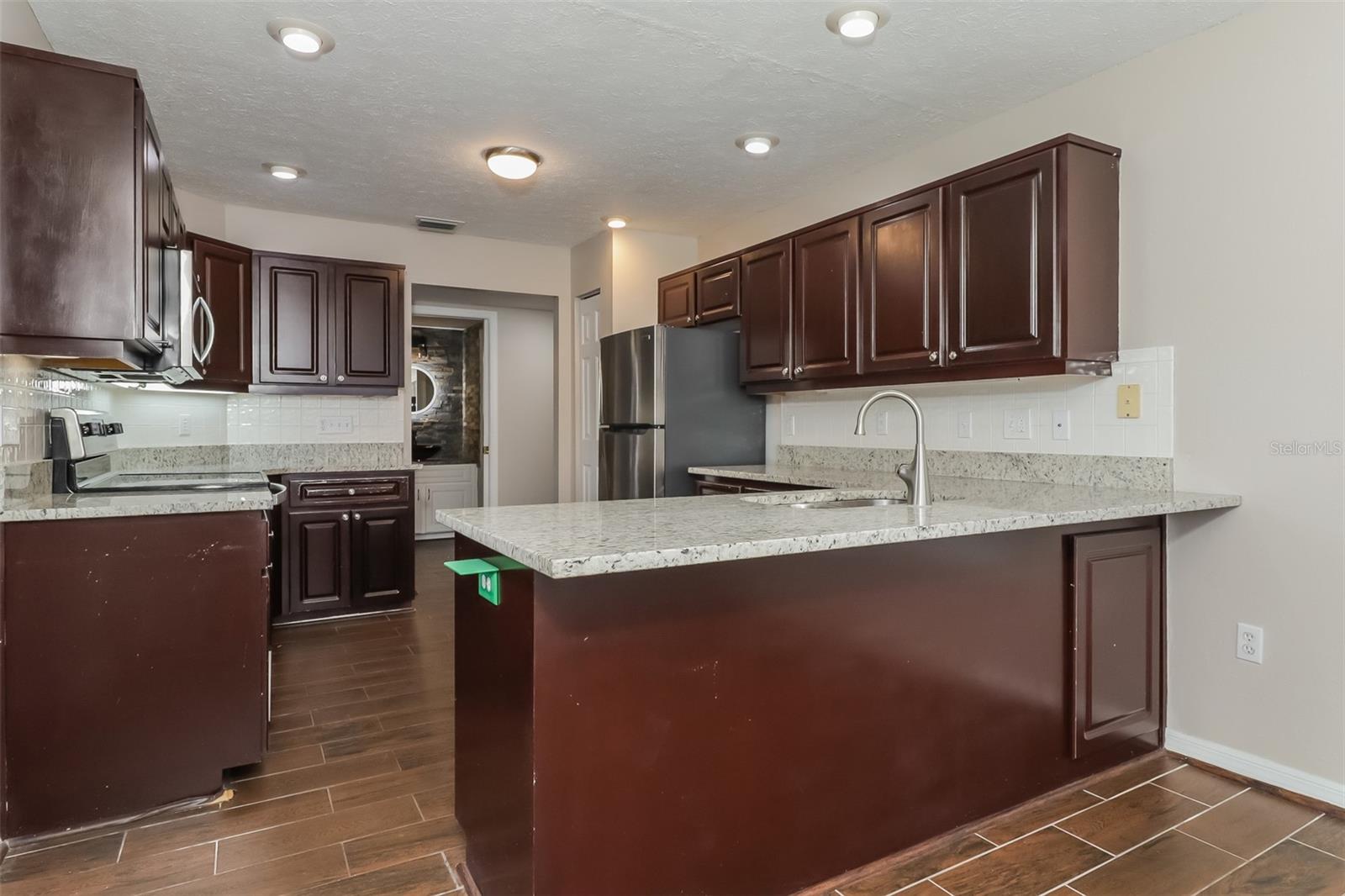10832 NEW BRIGHTON CT — photo 7