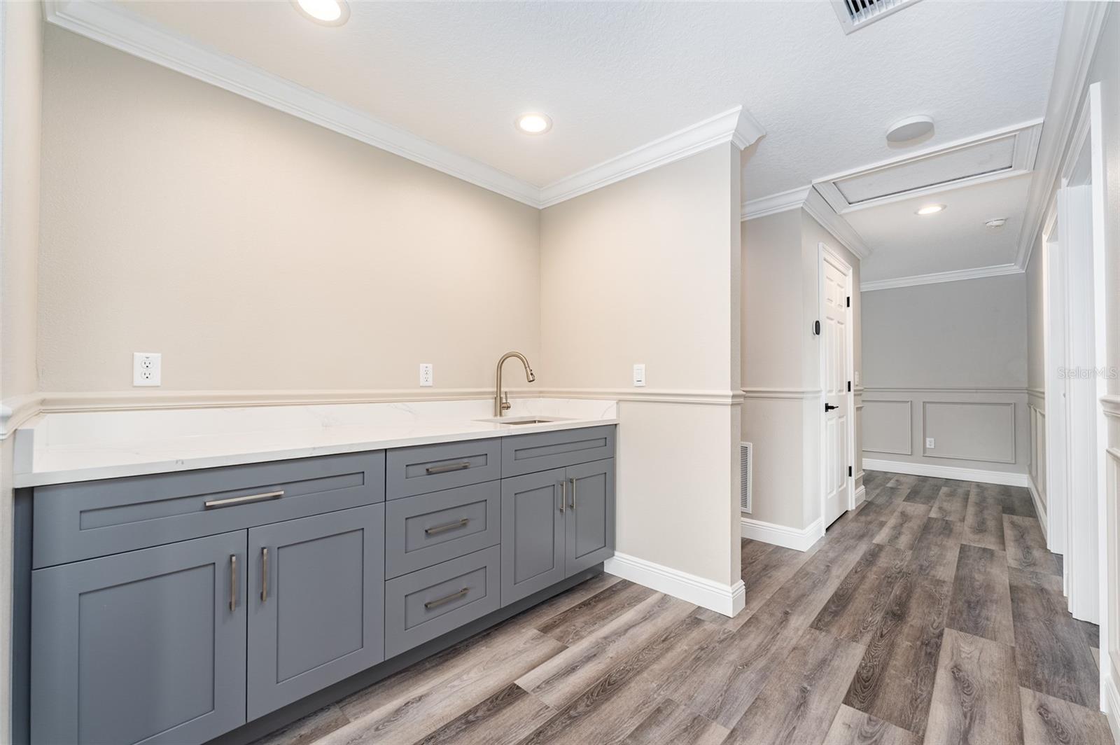 8717 DRIFTWOOD DR — photo 37