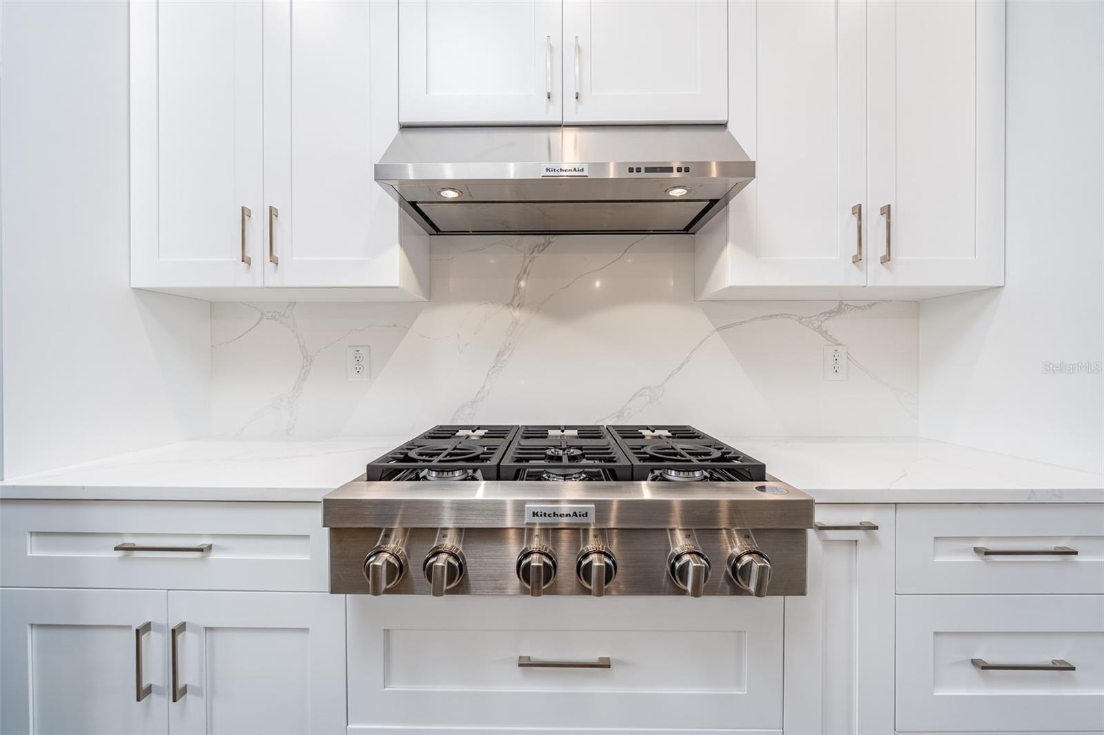 8717 DRIFTWOOD DR — photo 9