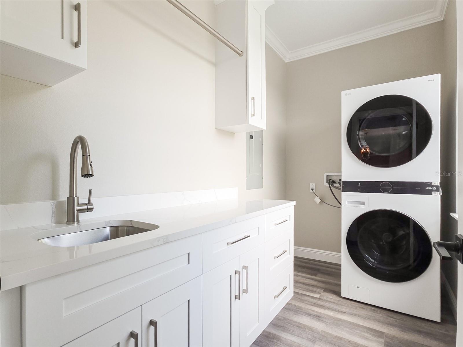 8717 DRIFTWOOD DR — photo 51