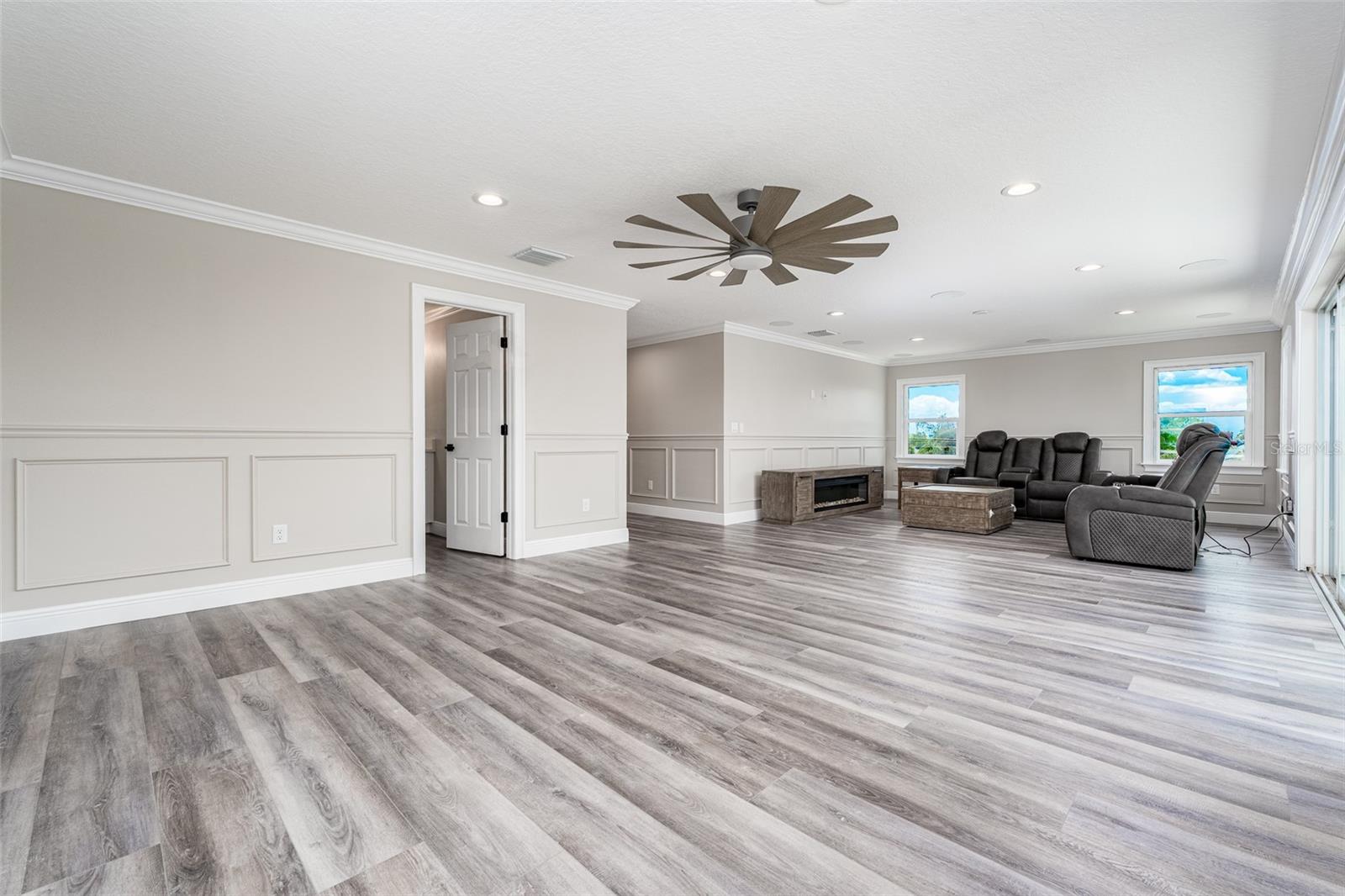 8717 DRIFTWOOD DR — photo 30