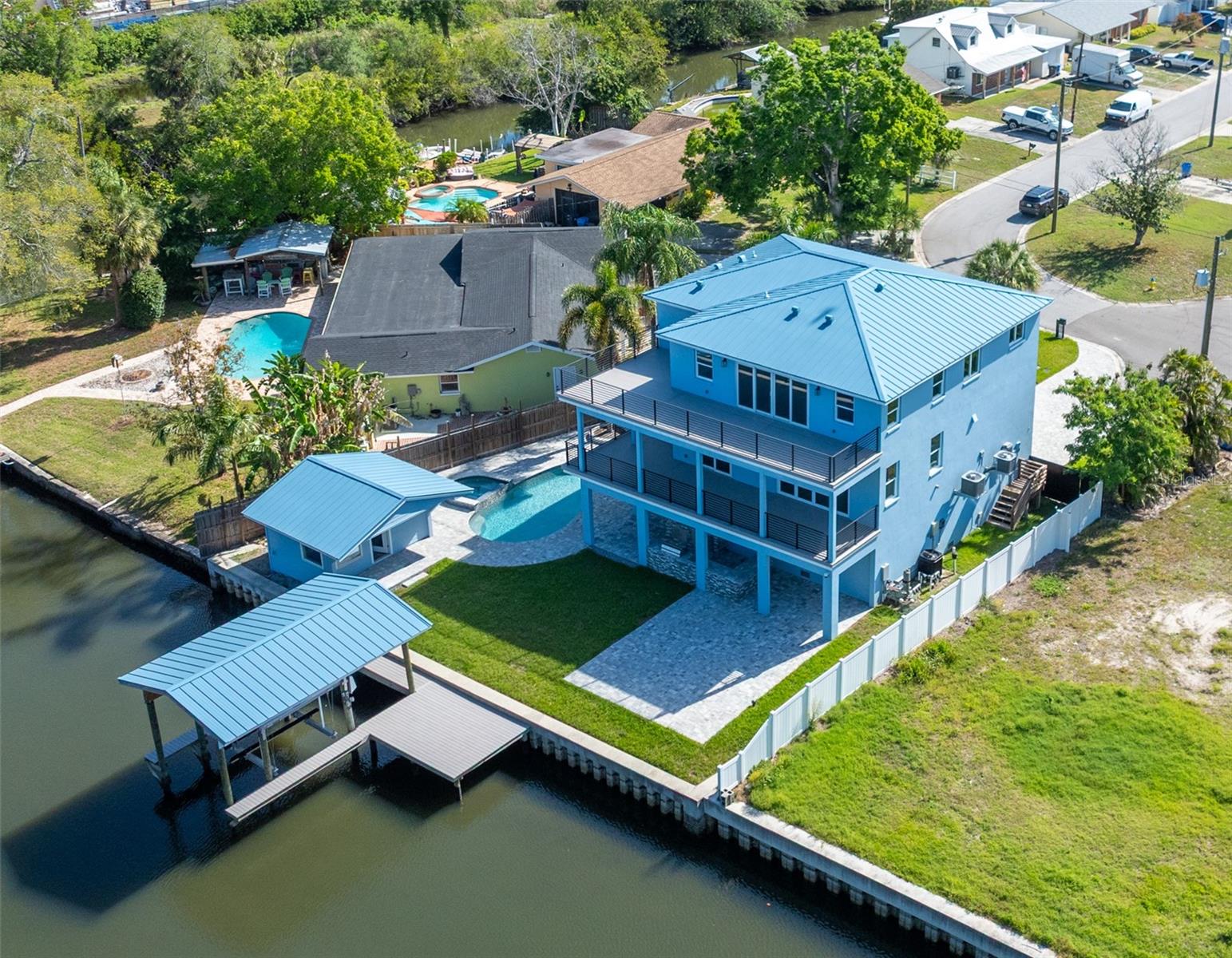 8717 DRIFTWOOD DR — photo 3