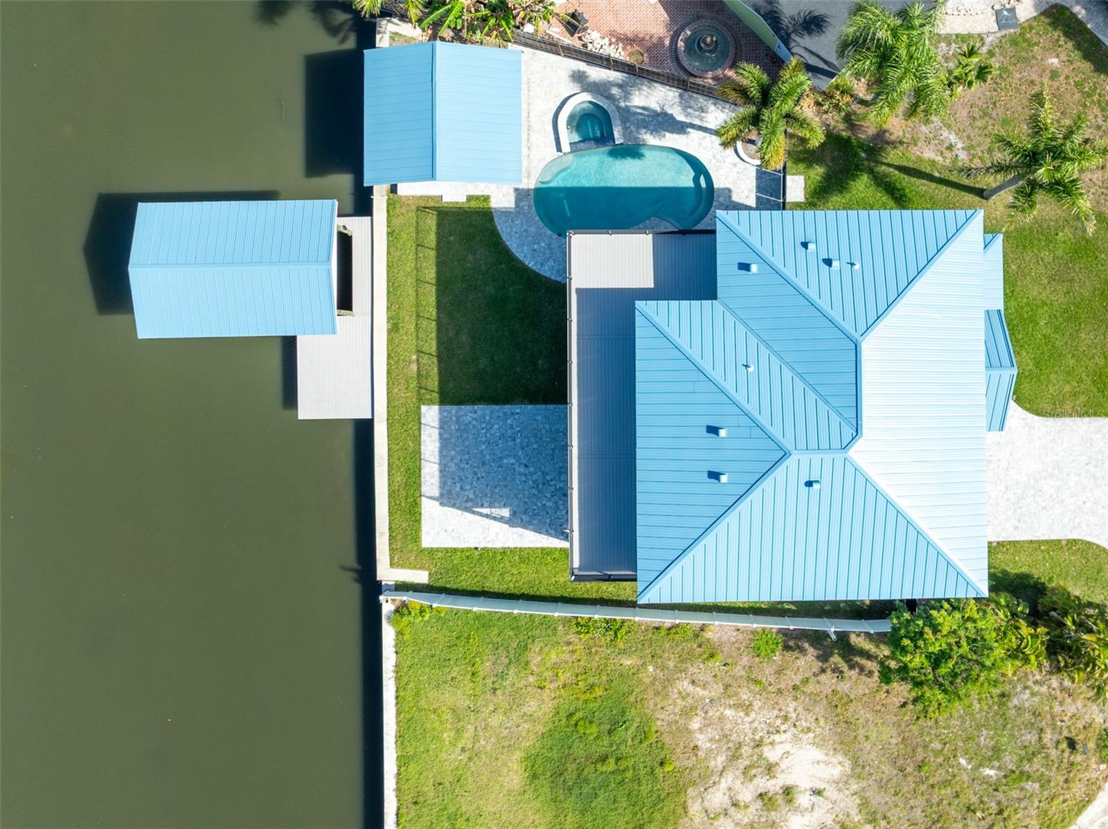8717 DRIFTWOOD DR — photo 4