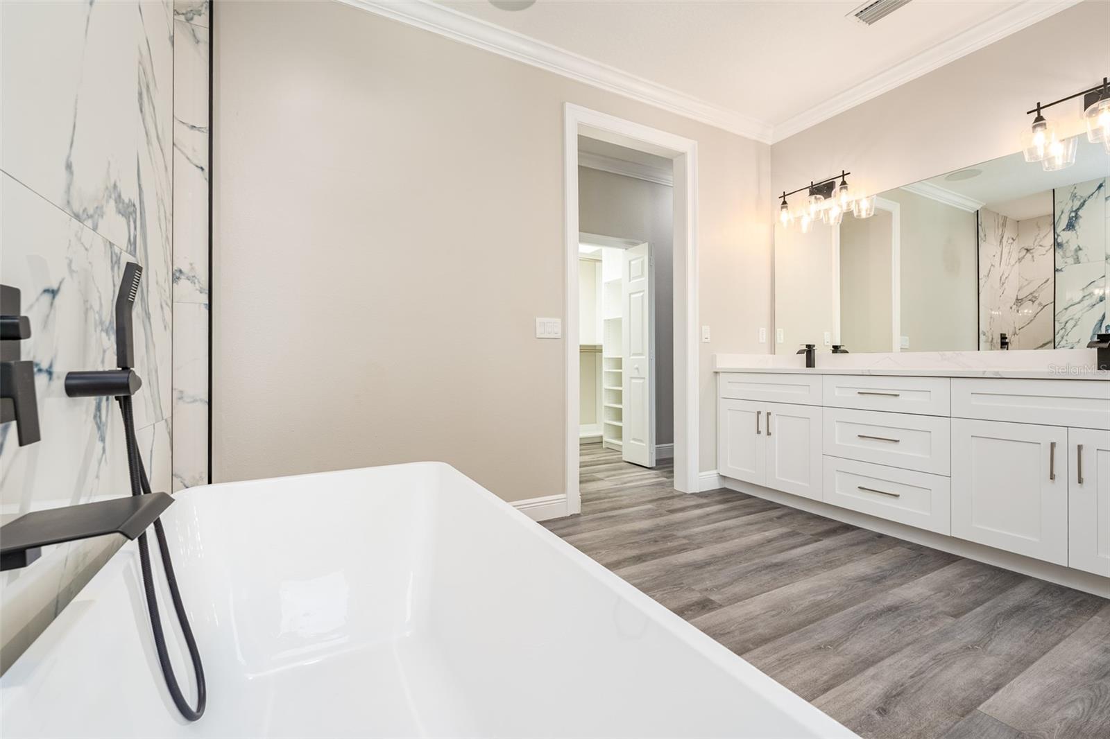 8717 DRIFTWOOD DR — photo 25