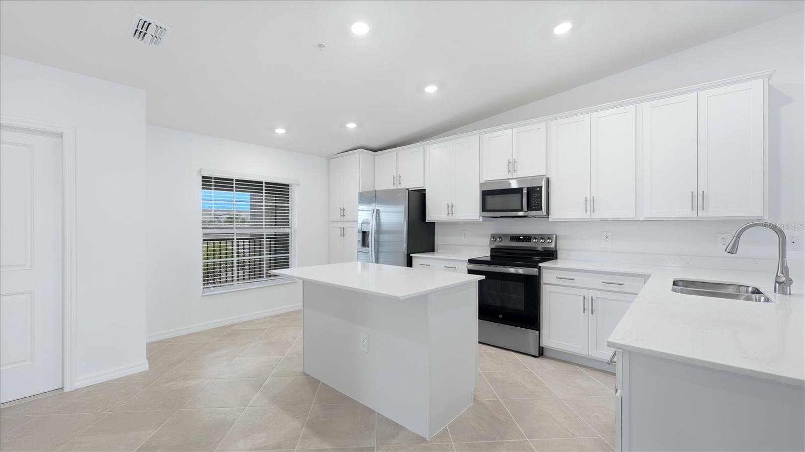 17475 OPAL SAND DR #208 — photo 10