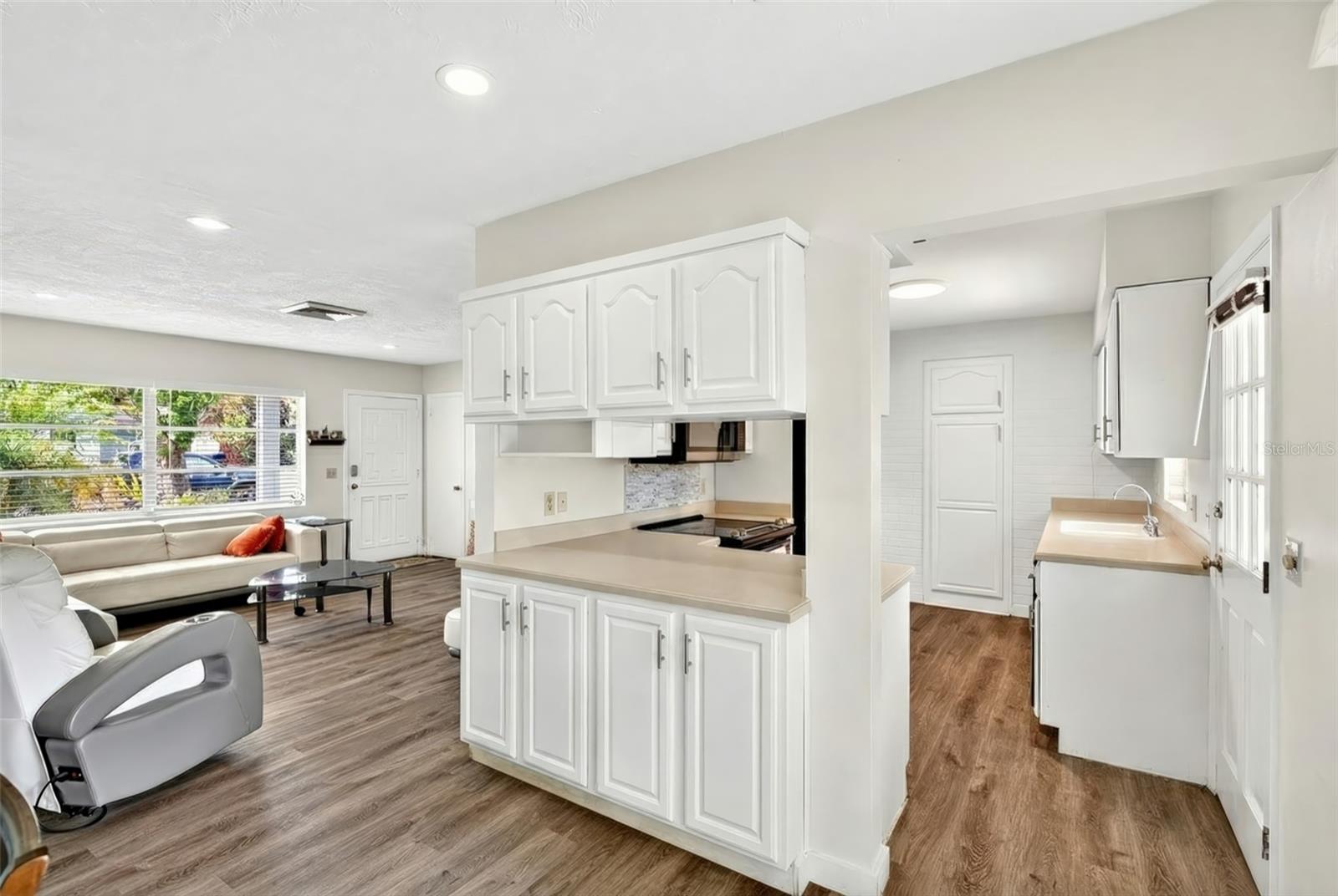 1565 S EVERGREEN AVE — photo 7