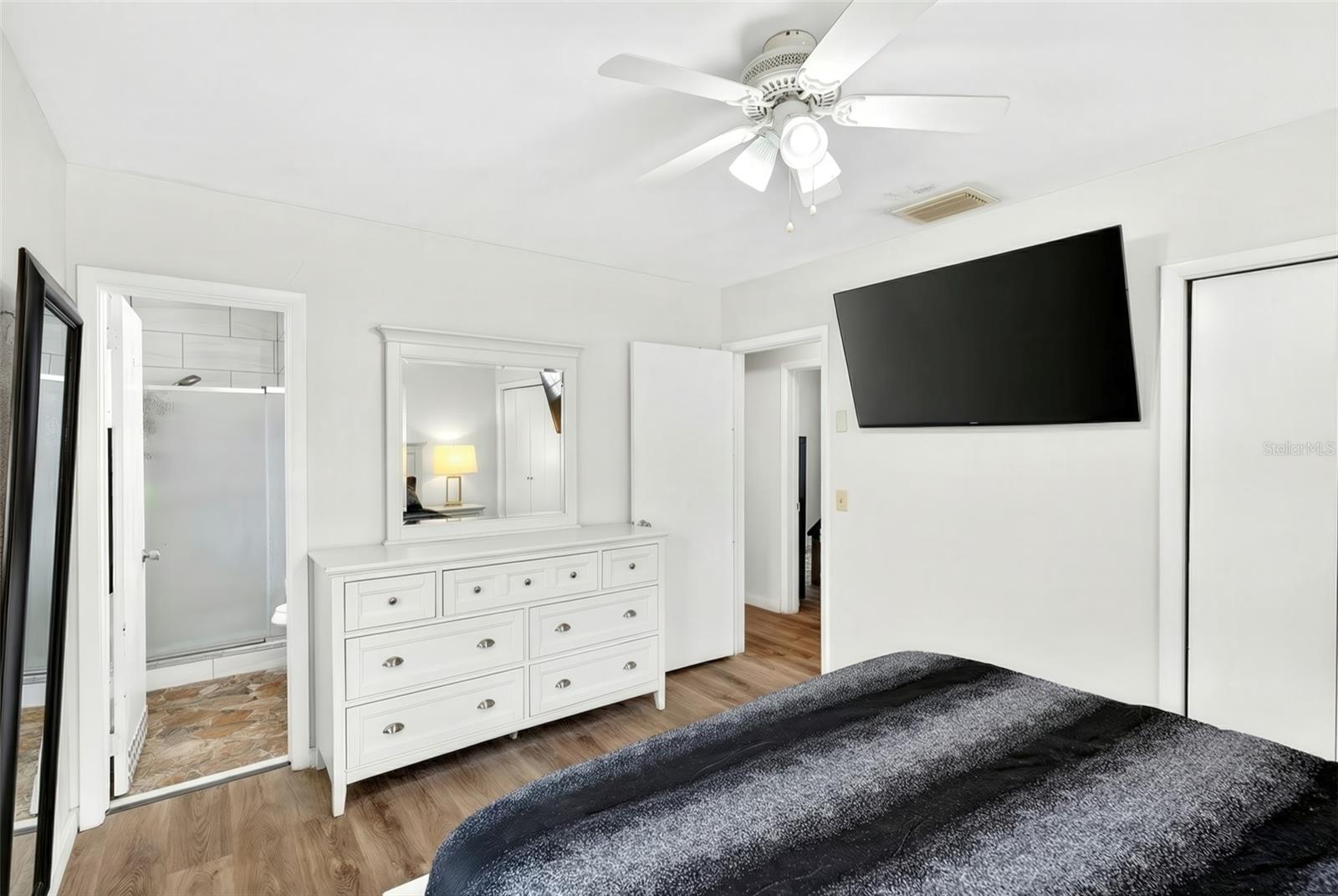 1565 S EVERGREEN AVE — photo 11