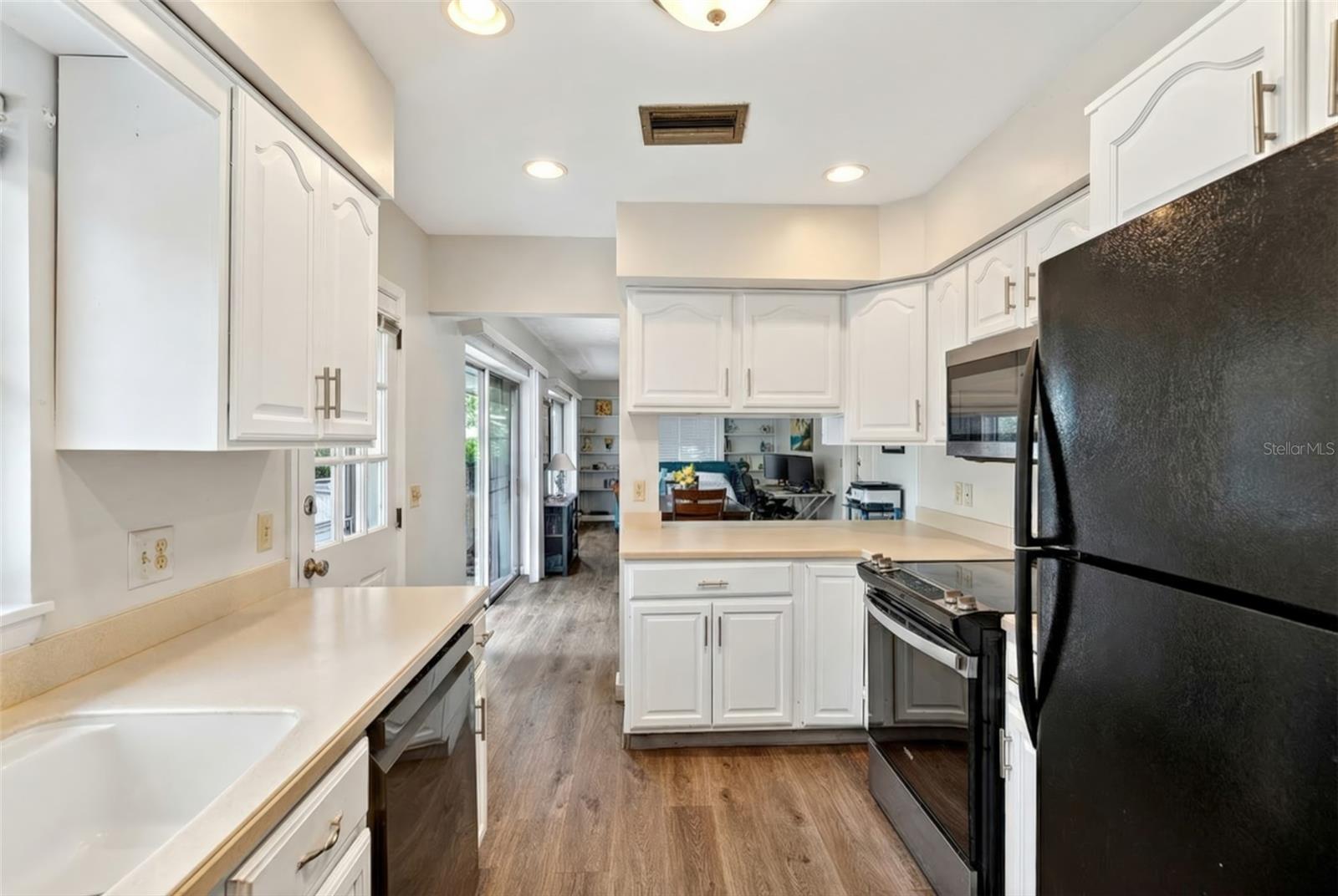 1565 S EVERGREEN AVE — photo 9