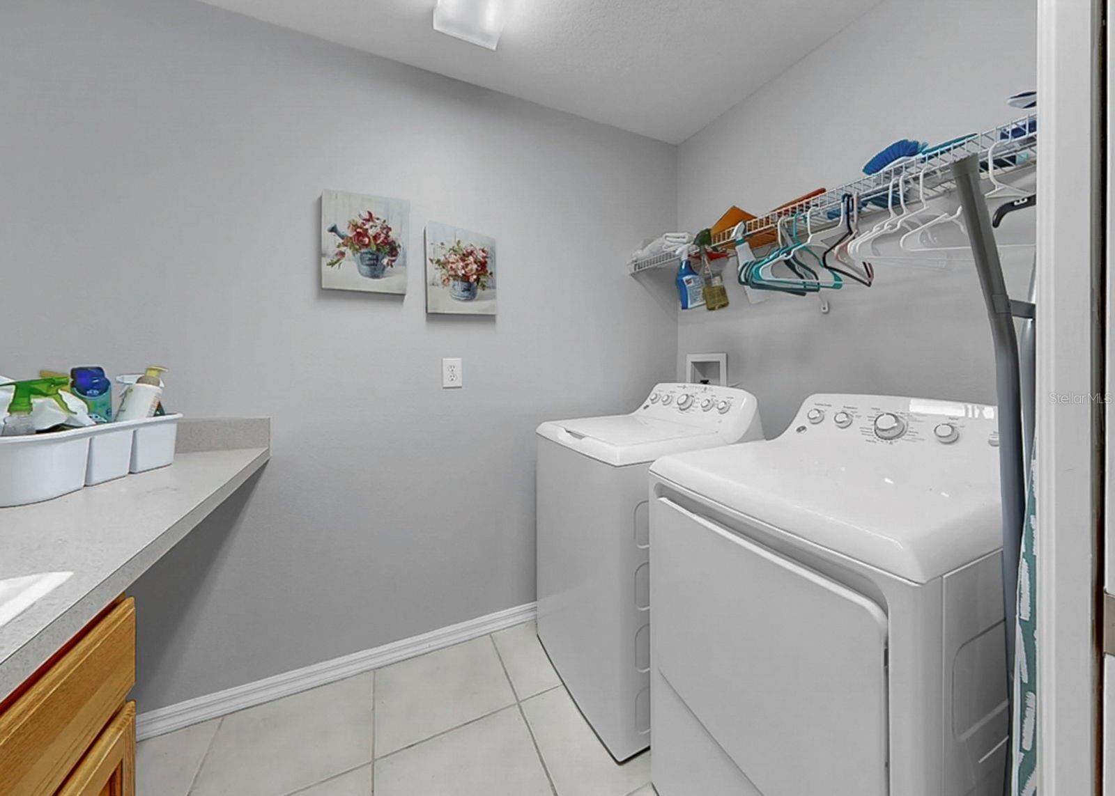 220 ROSANA DR — photo 25