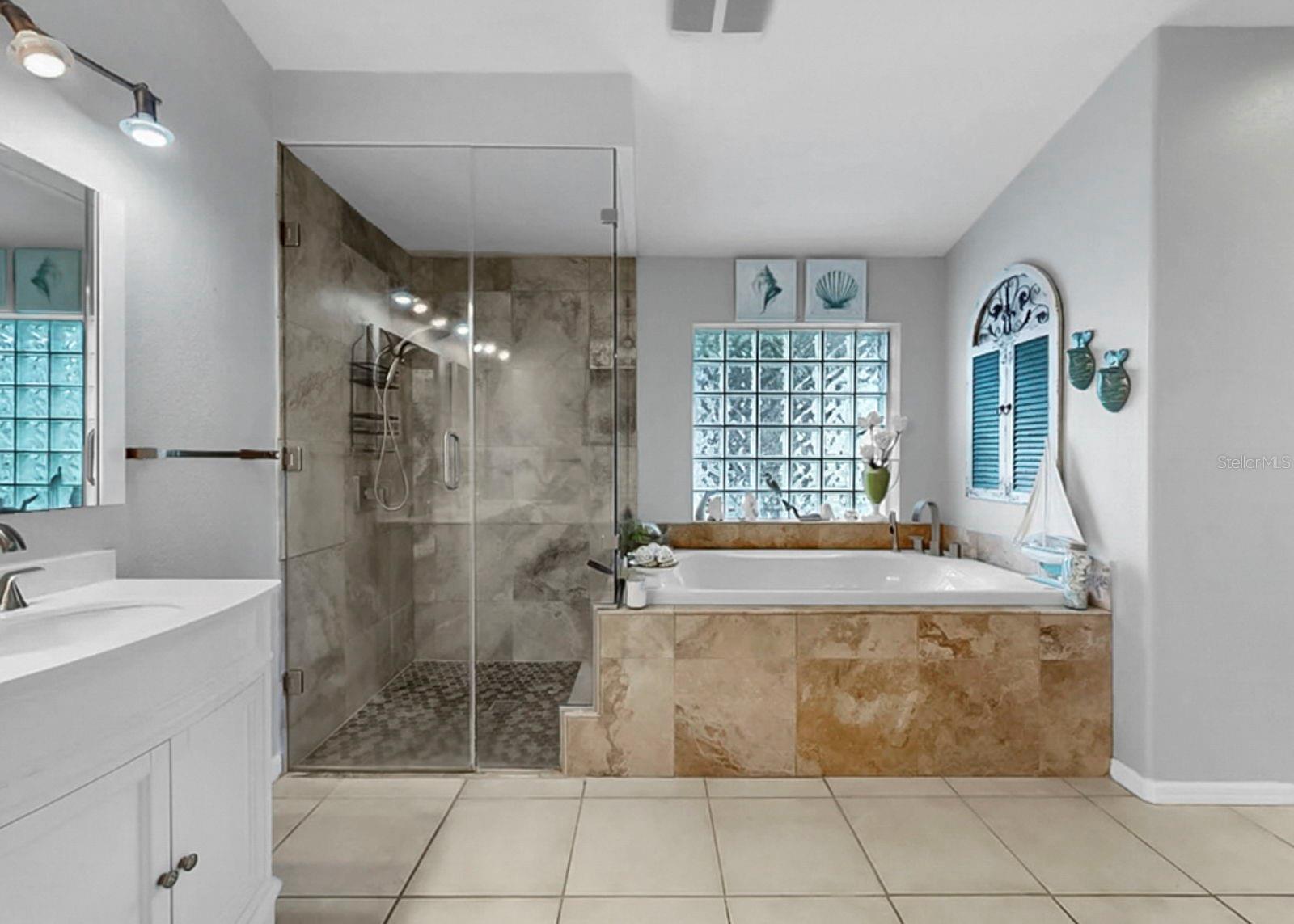 220 ROSANA DR — photo 23
