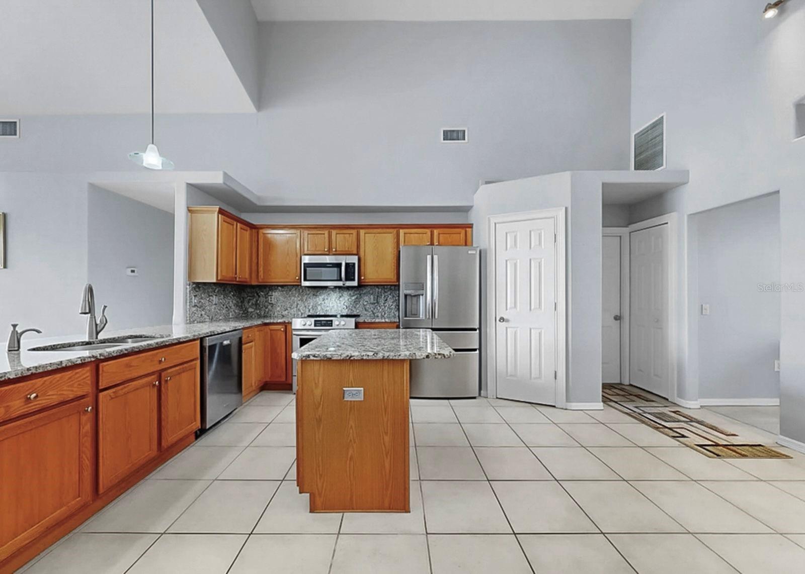 220 ROSANA DR — photo 16