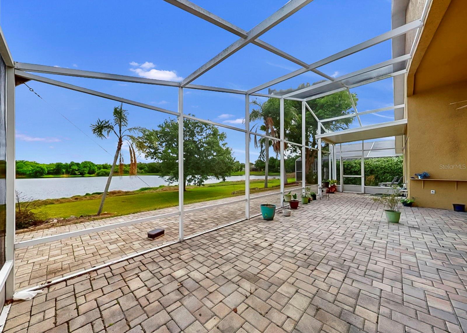 220 ROSANA DR — photo 12