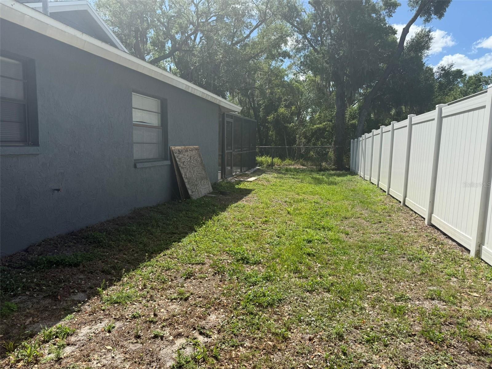 2332 SEWARD DR — photo 29