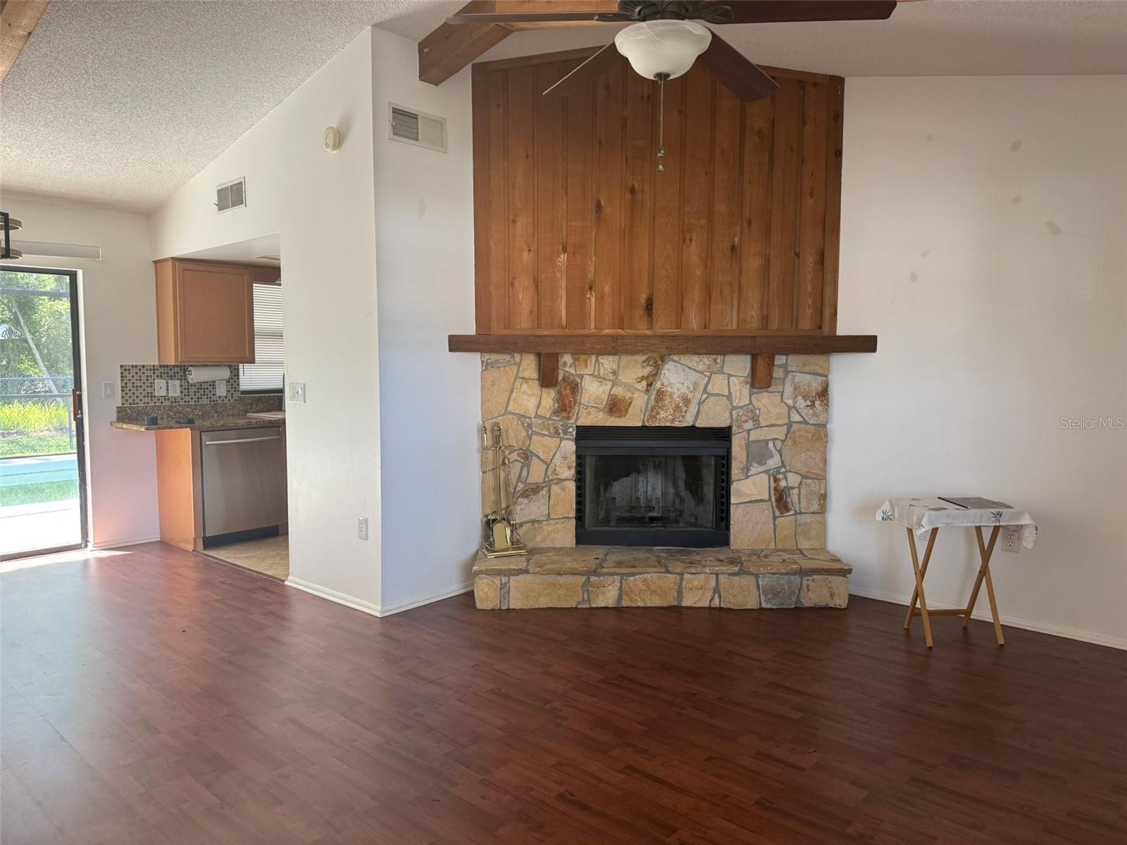 2332 SEWARD DR — photo 4