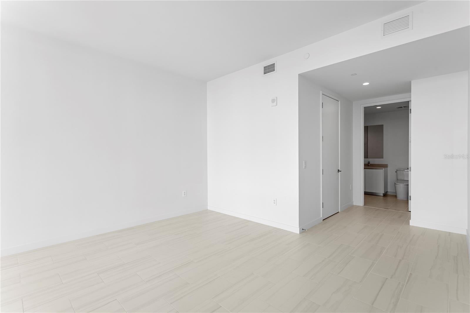 400 CENTRAL AVE #3005 — photo 32