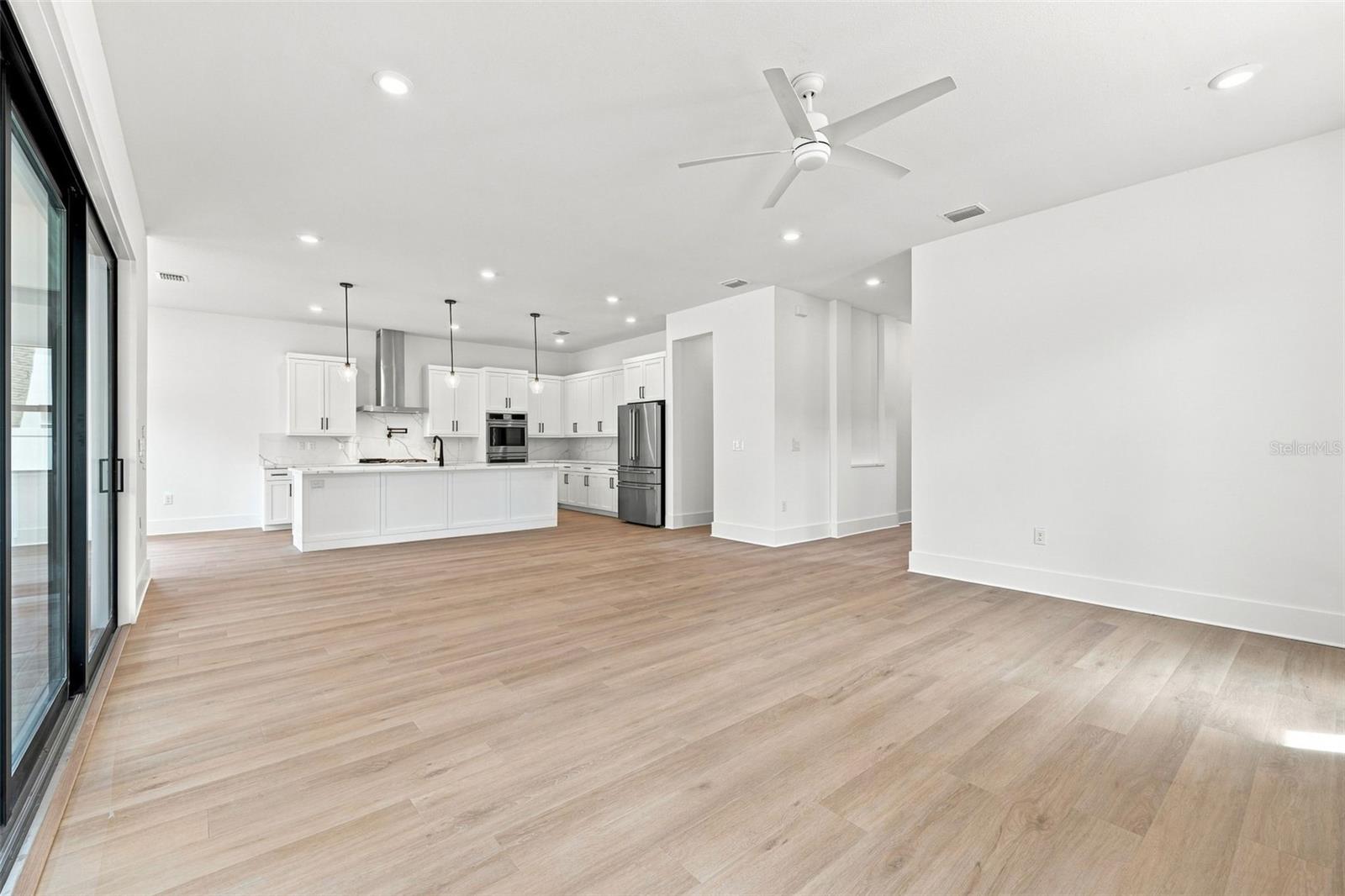 5407 S ELKINS AVE — photo 7