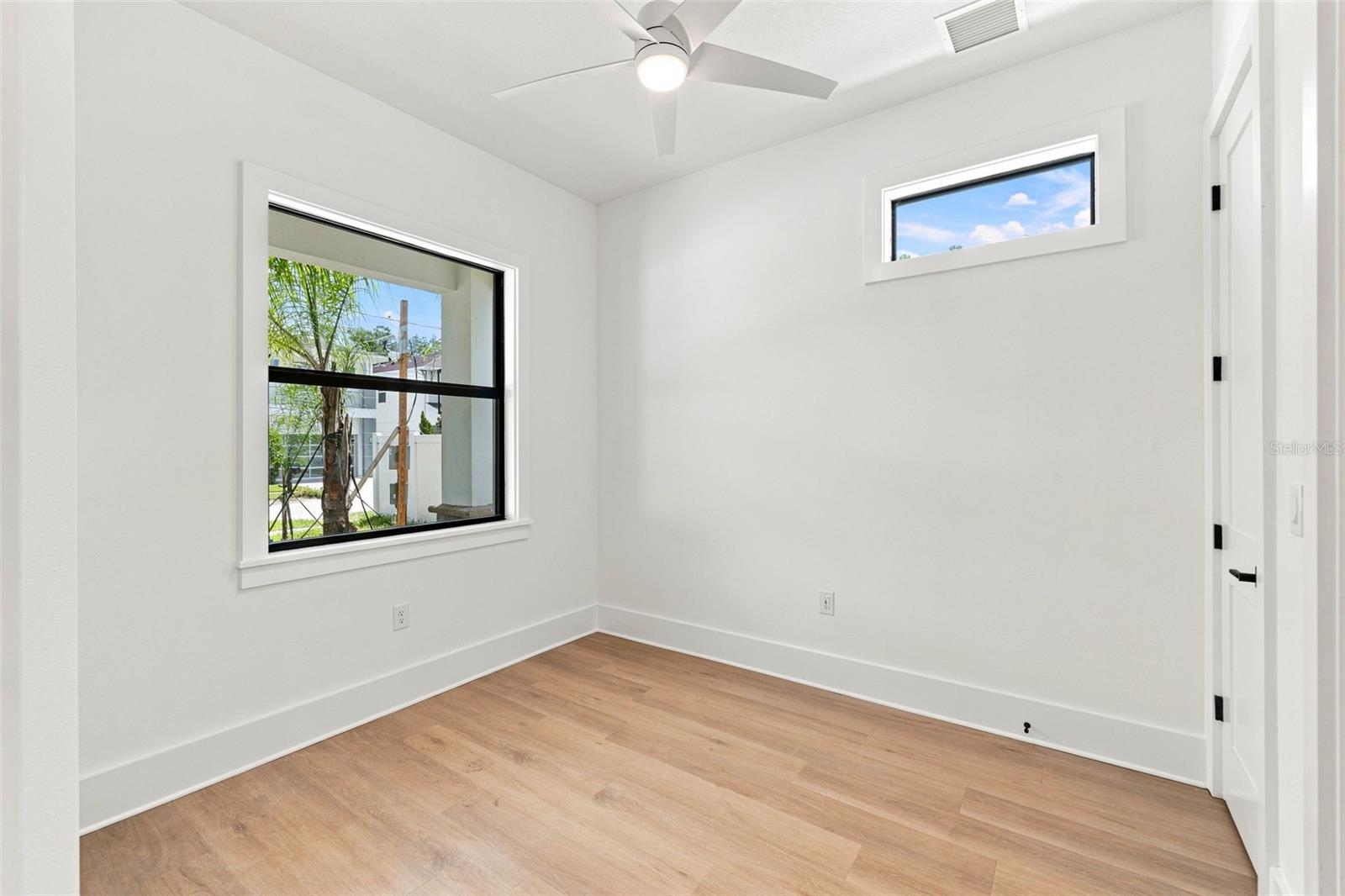 5407 S ELKINS AVE — photo 18