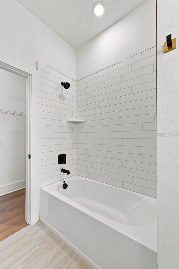 5407 S ELKINS AVE — photo 35