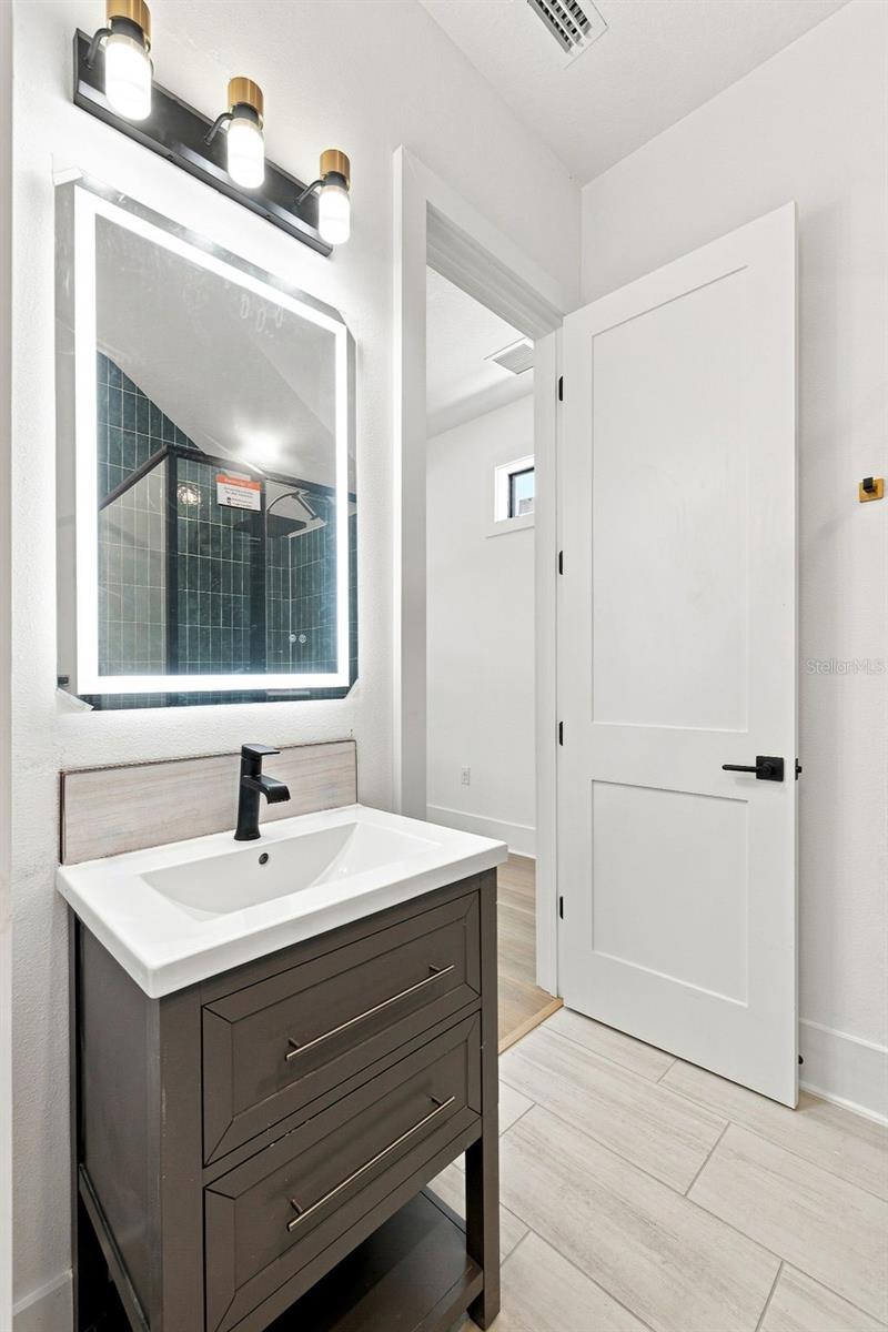 5407 S ELKINS AVE — photo 19