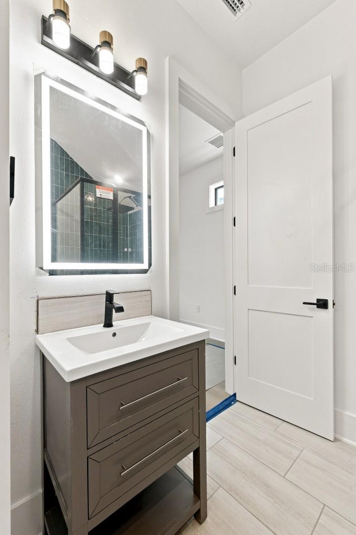 5407 S ELKINS AVE — photo 20