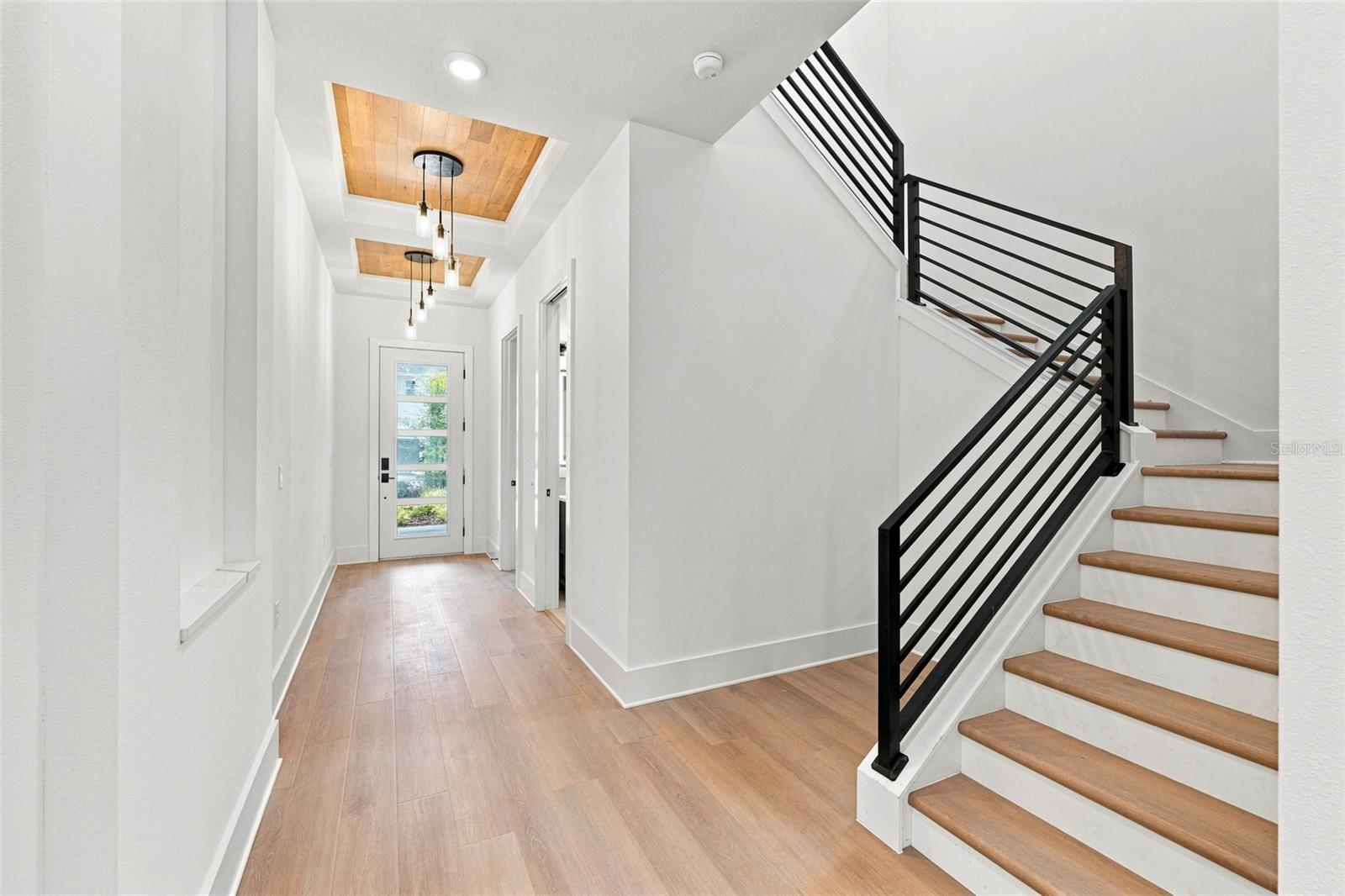 5407 S ELKINS AVE — photo 5