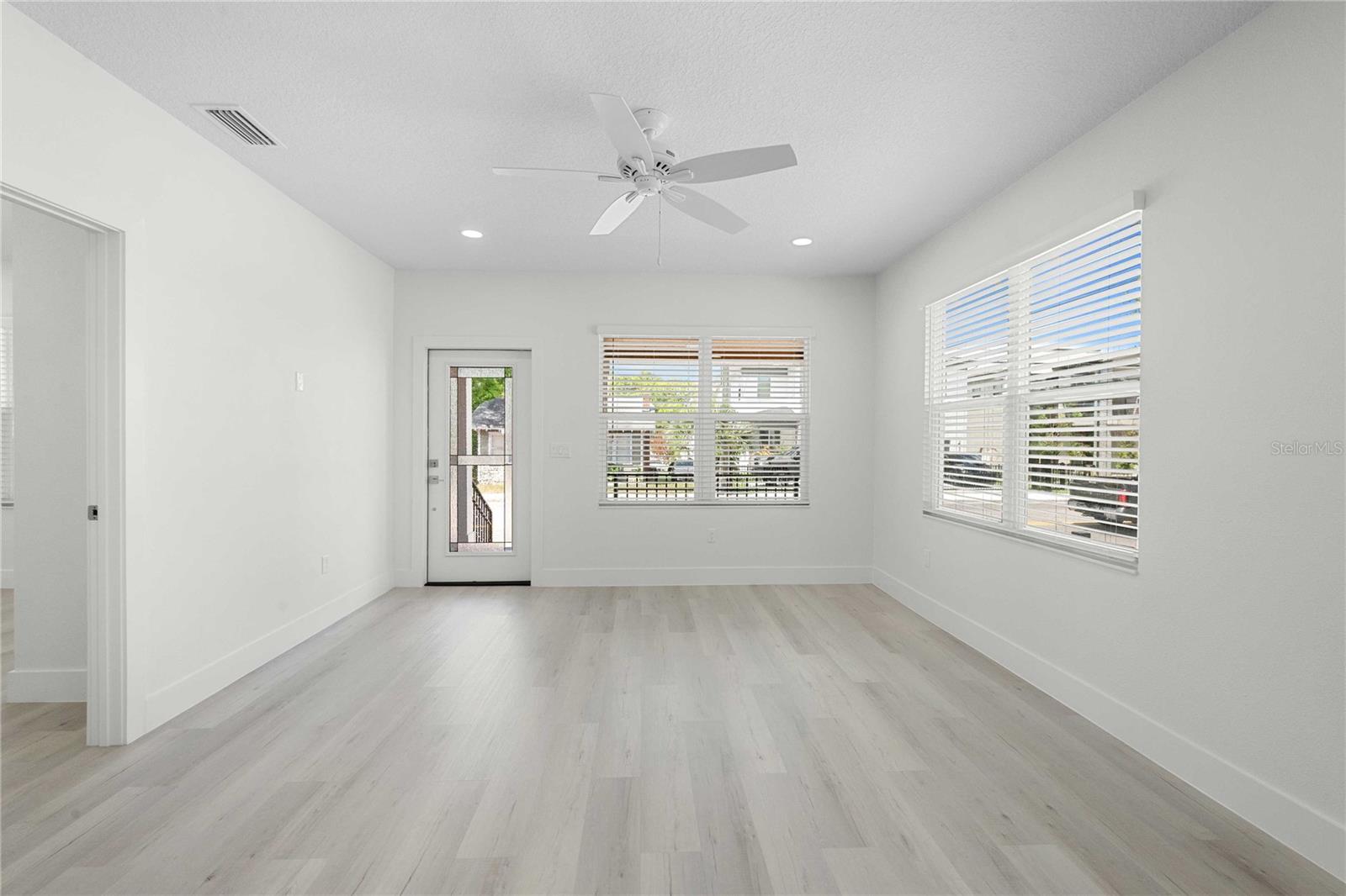 2203 N BOULEVARD — photo 27