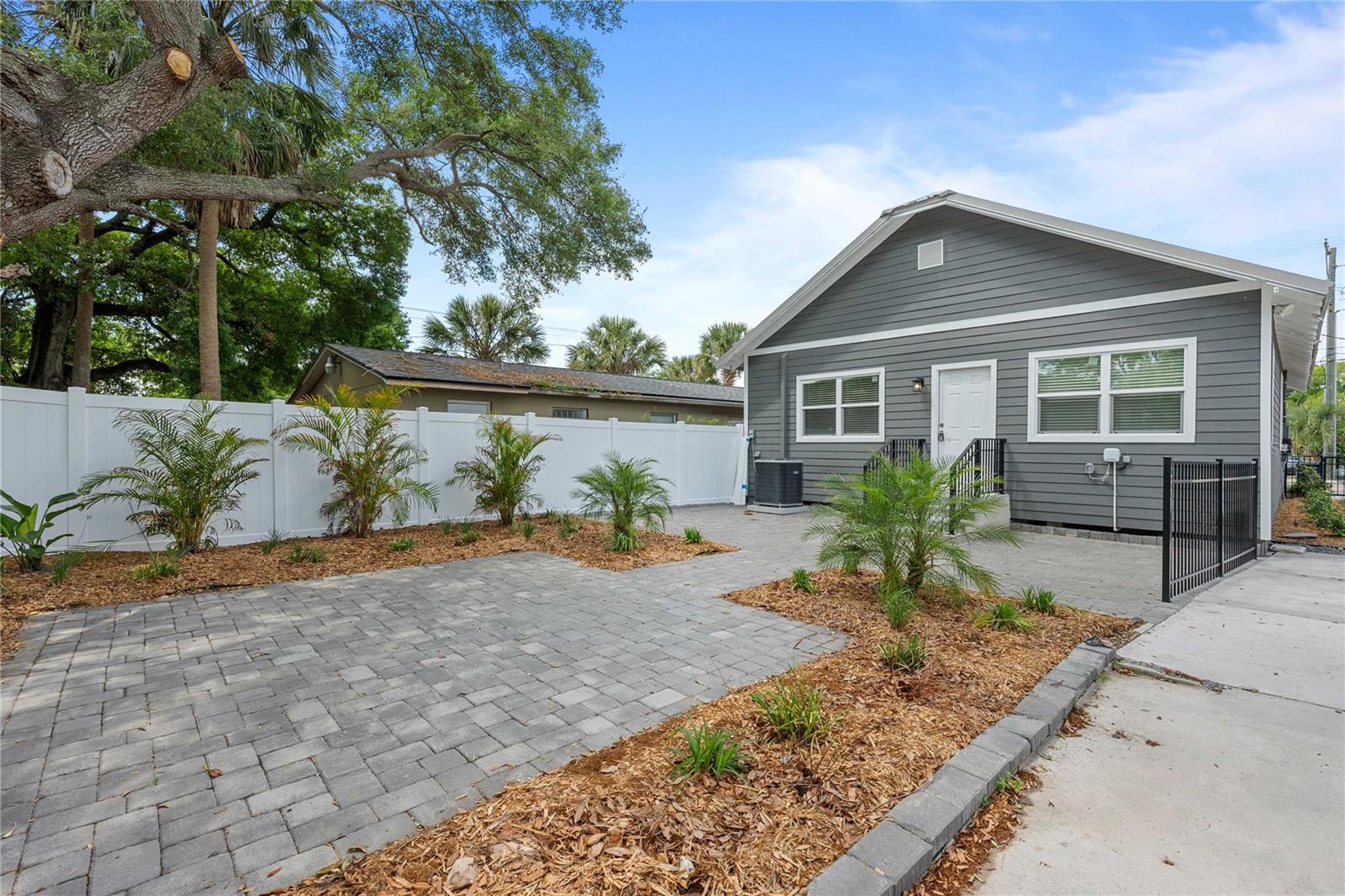 2203 N BOULEVARD — photo 10