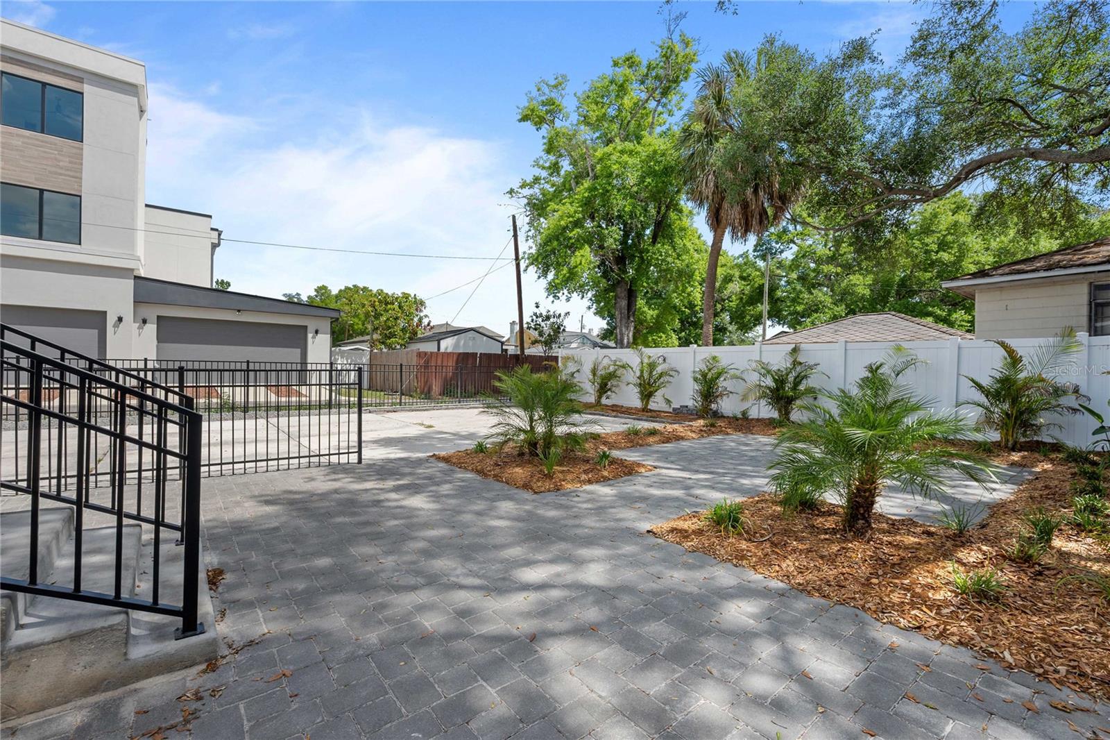2203 N BOULEVARD — photo 12