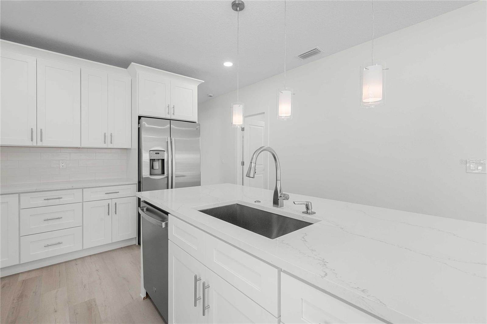 2203 N BOULEVARD — photo 18