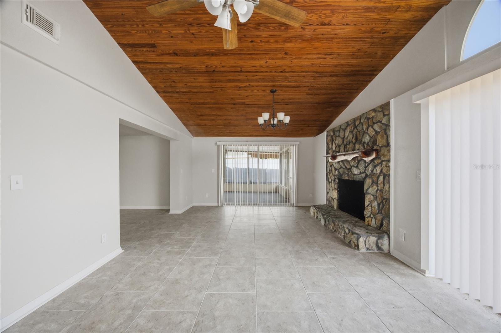 6225 WESTPORT DR — photo 12